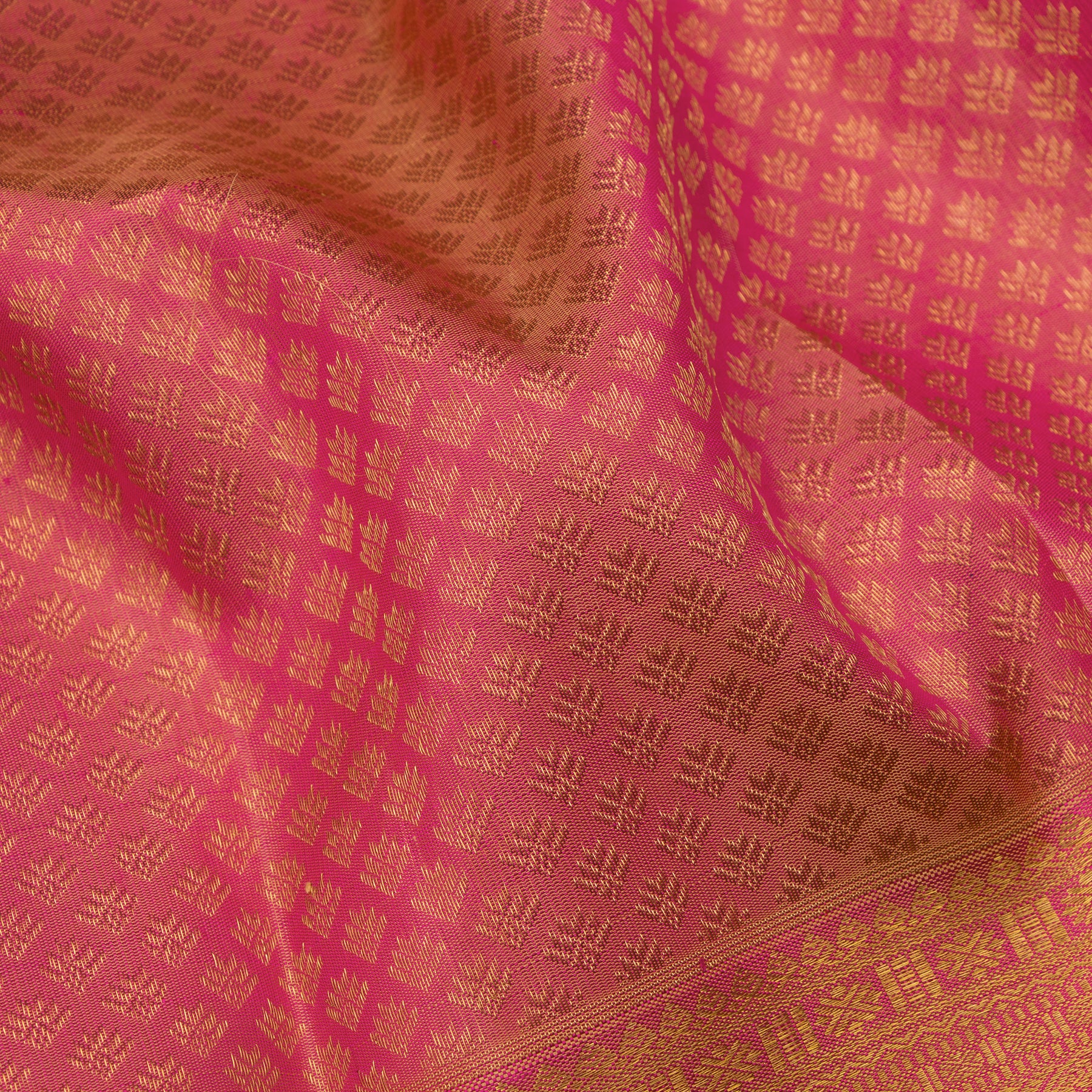 Kanakavalli Kanjivaram Silk Sari 25-599-HS001-00334 - Fabric View