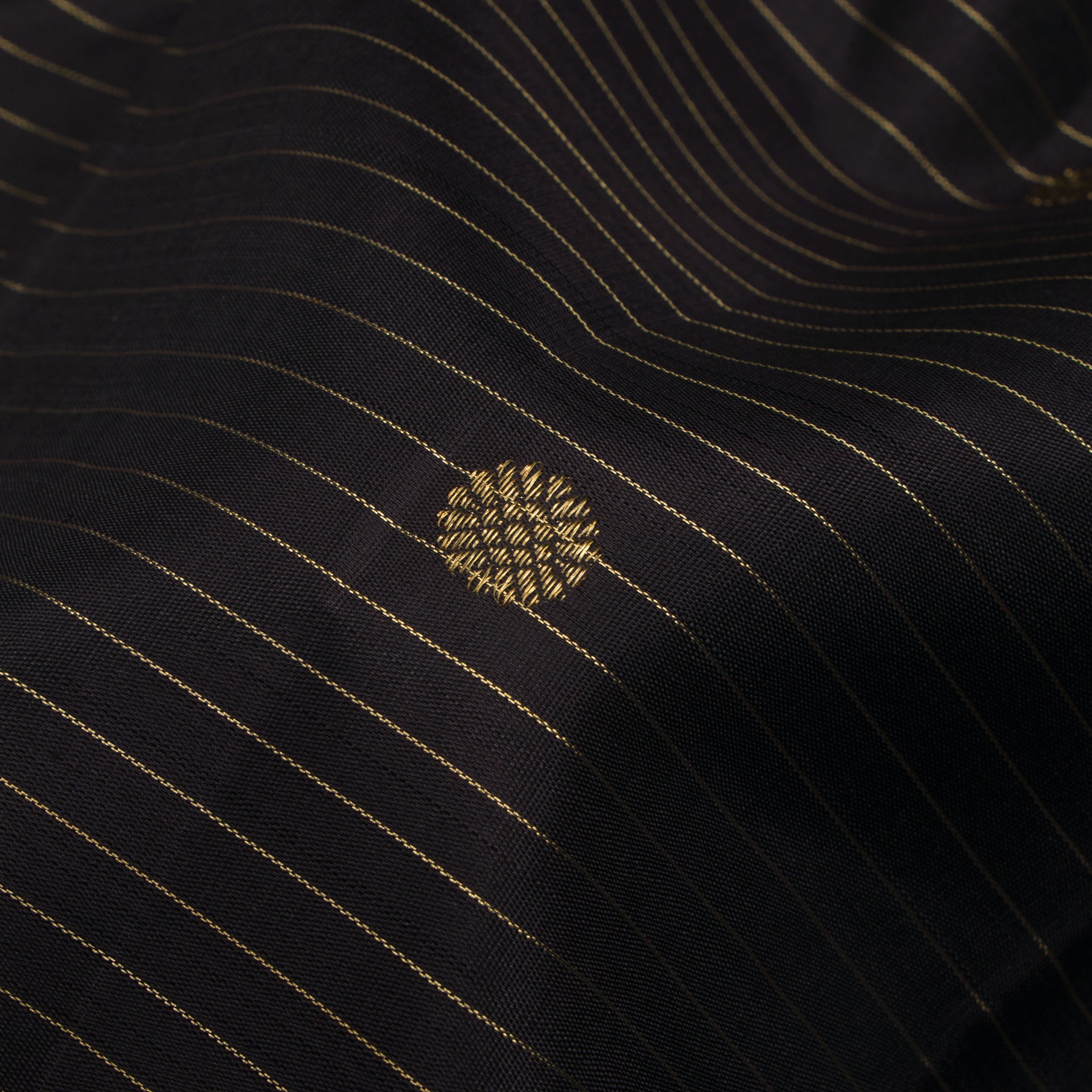 Kanakavalli Kanjivaram Silk Sari 25-599-HS001-00379 - Fabric View