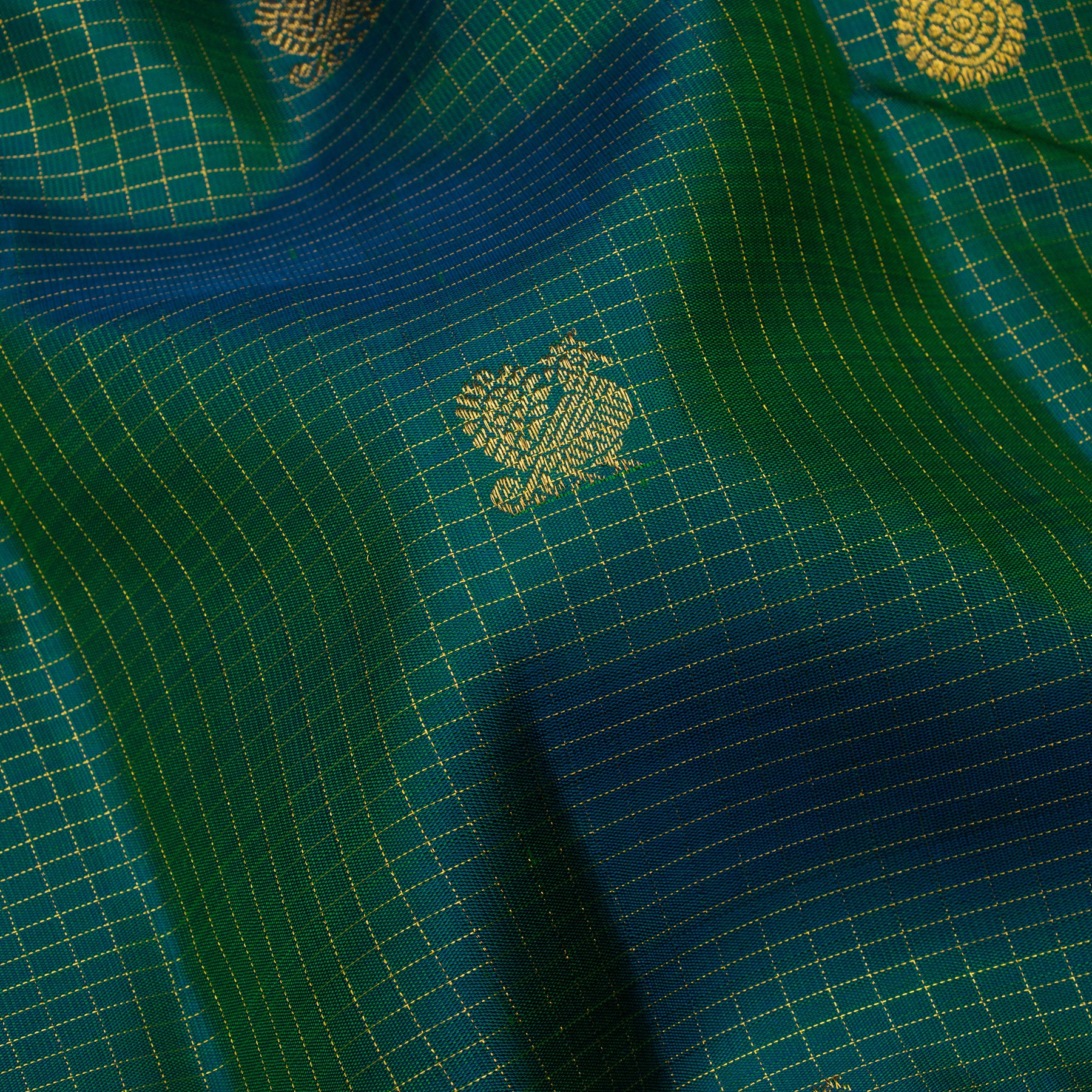 Kanakavalli Kanjivaram Silk Sari 25-599-HS001-01049 - Fabric View