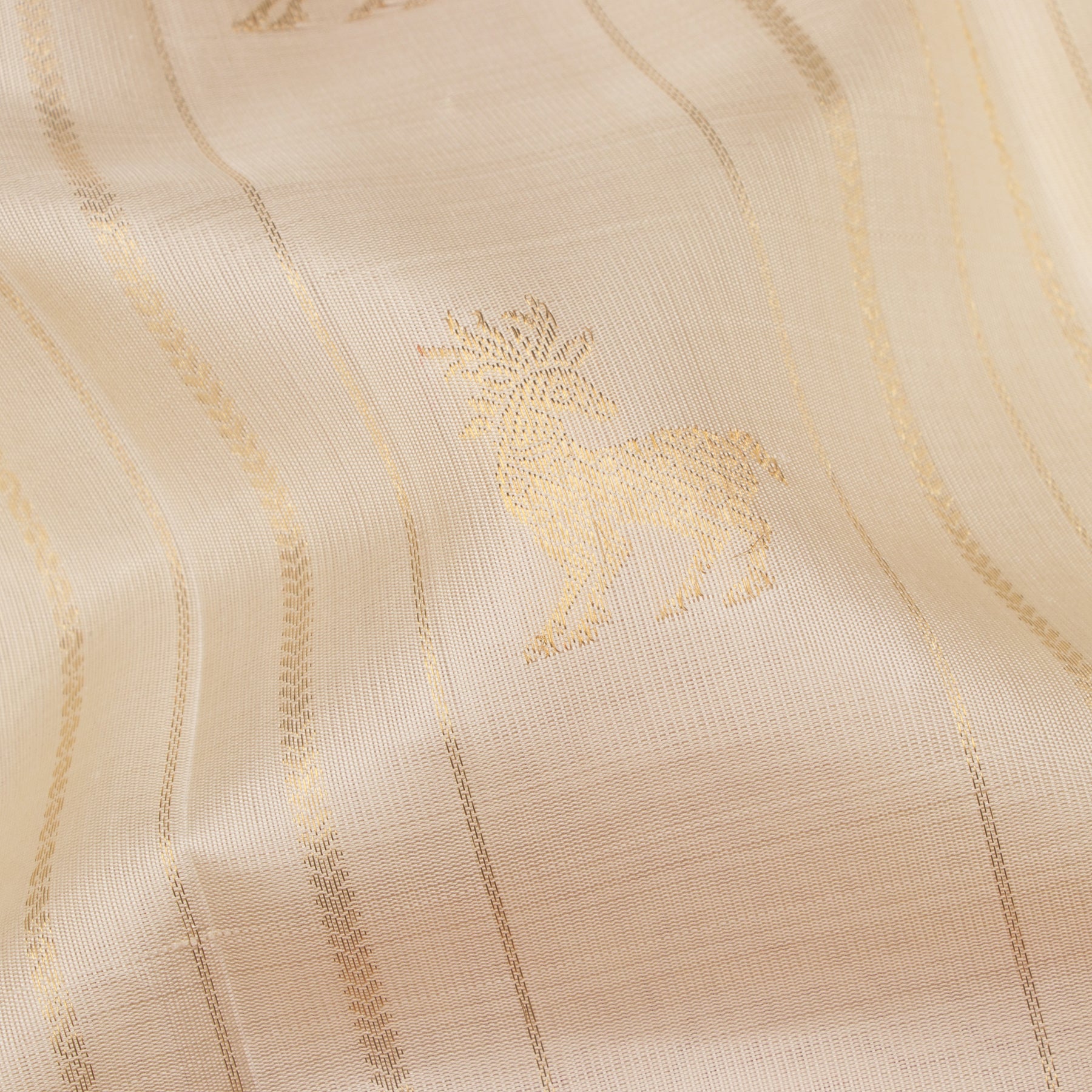 Kanakavalli Kanjivaram Silk Sari 25-599-HS001-01068 - Fabric View