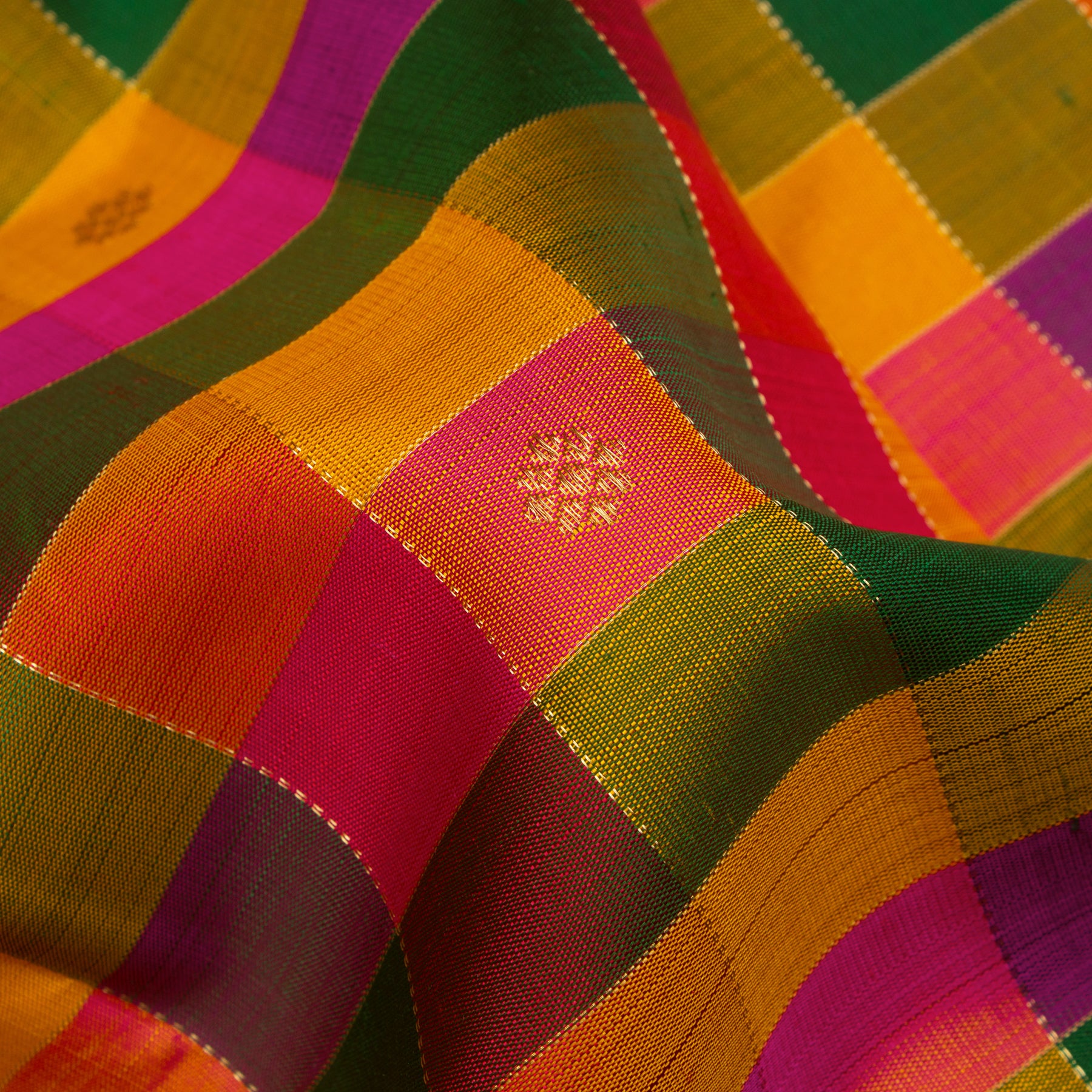 Kanakavalli Kanjivaram Silk Sari 25-599-HS001-01071 - Fabric View