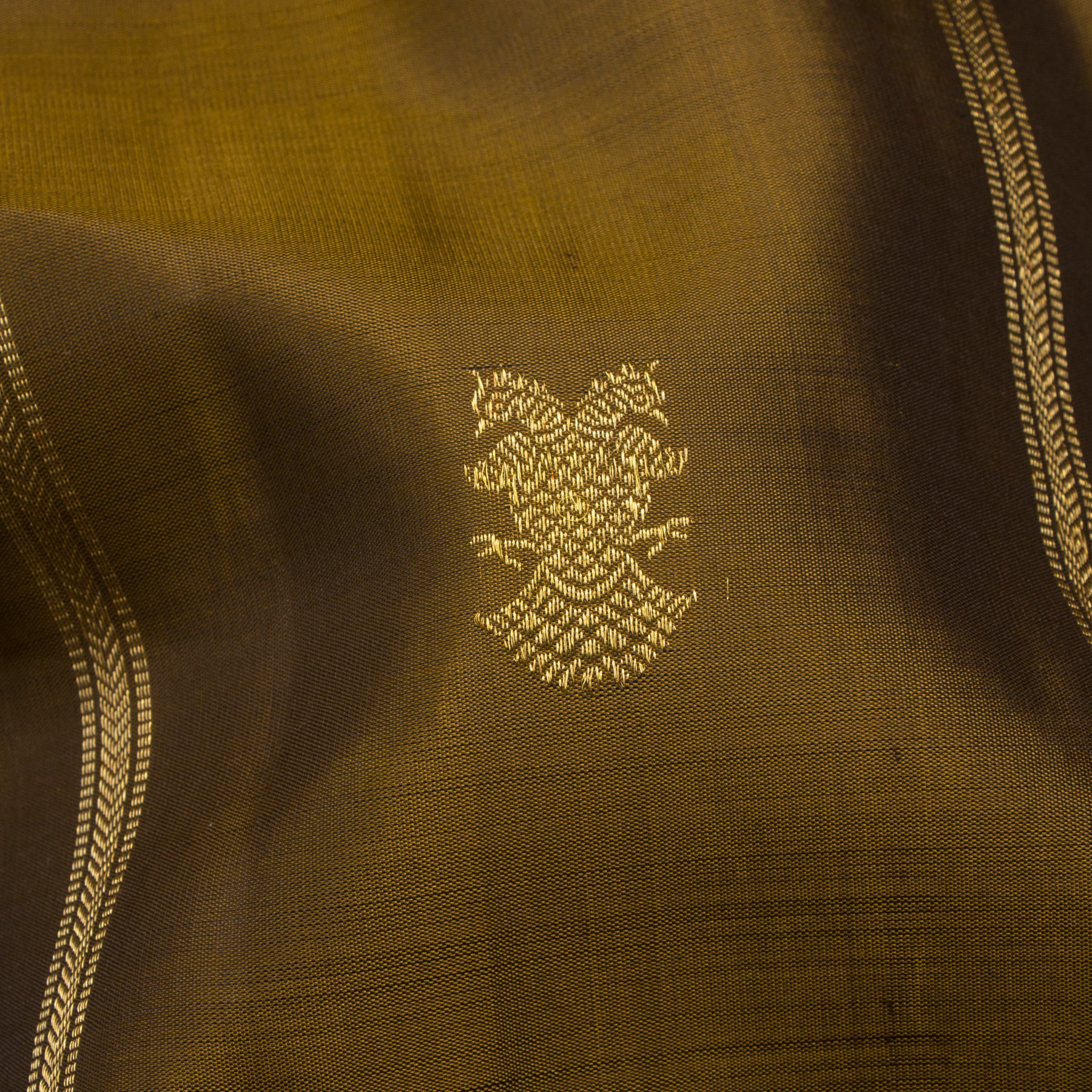 Kanakavalli Kanjivaram Silk Sari 25-599-HS001-02619 - Fabric View