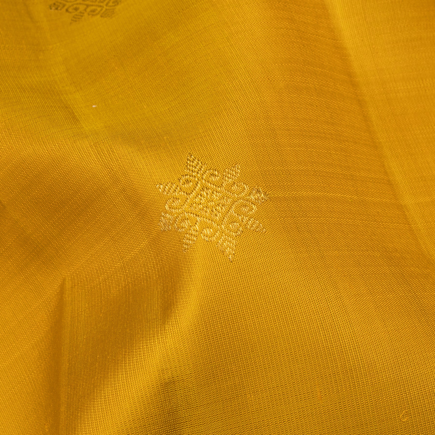 Kanakavalli Kanjivaram Silk Sari 25-599-HS001-03641 - Blouse View