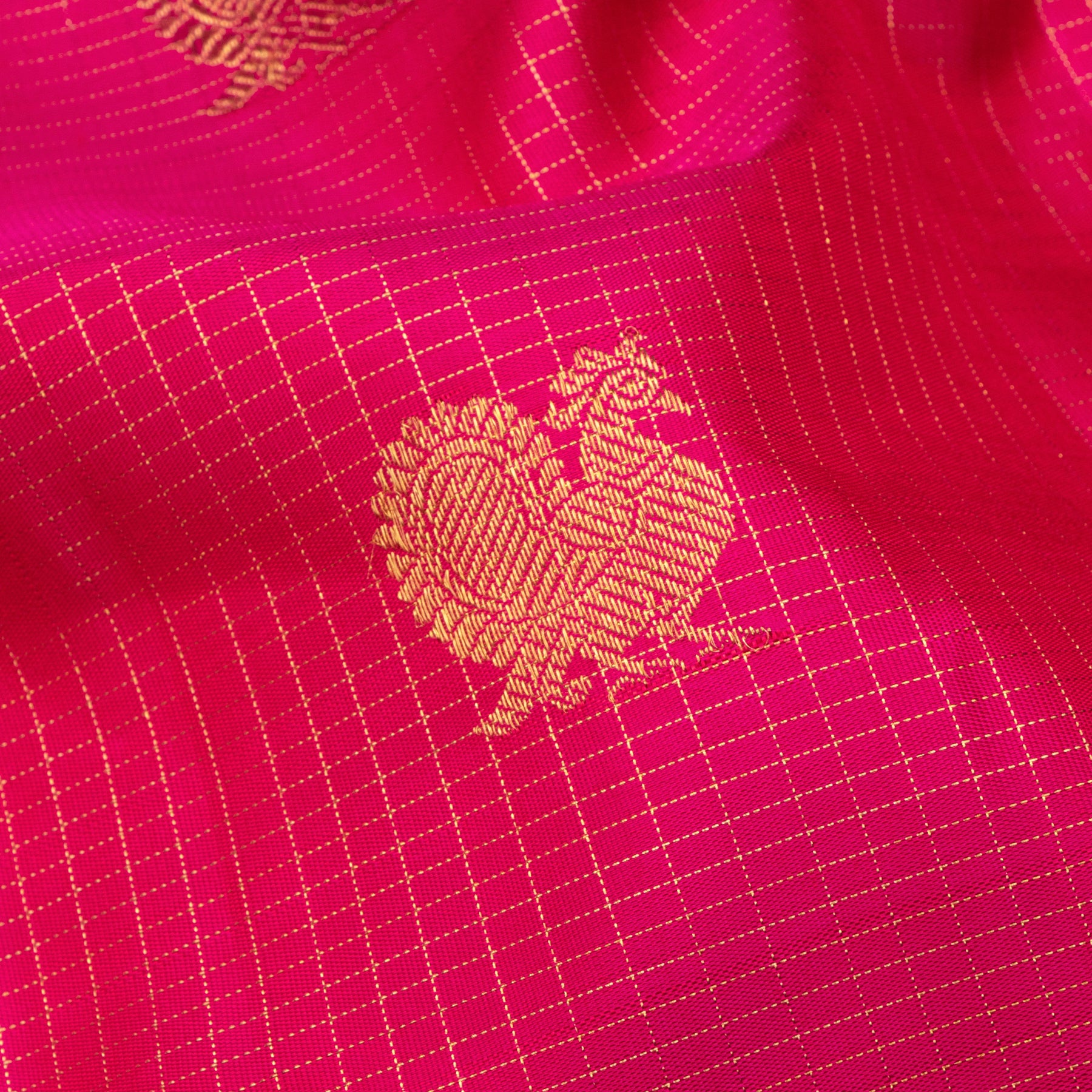 Kanakavalli Kanjivaram Silk Sari 25-599-HS001-03742 - Fabric View 