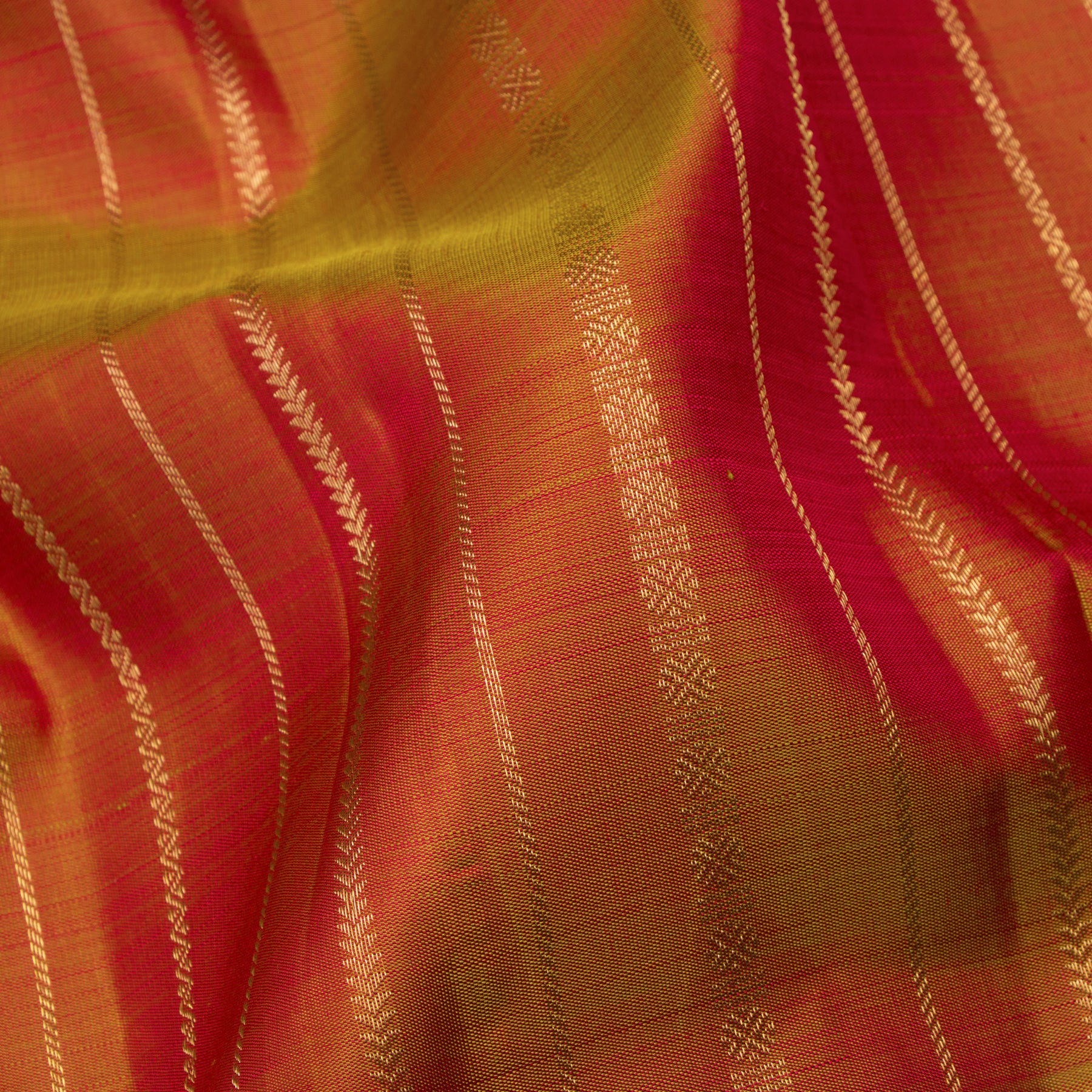 Kanakavalli Kanjivaram Silk Sari 25-599-HS001-03749 - Fabric View