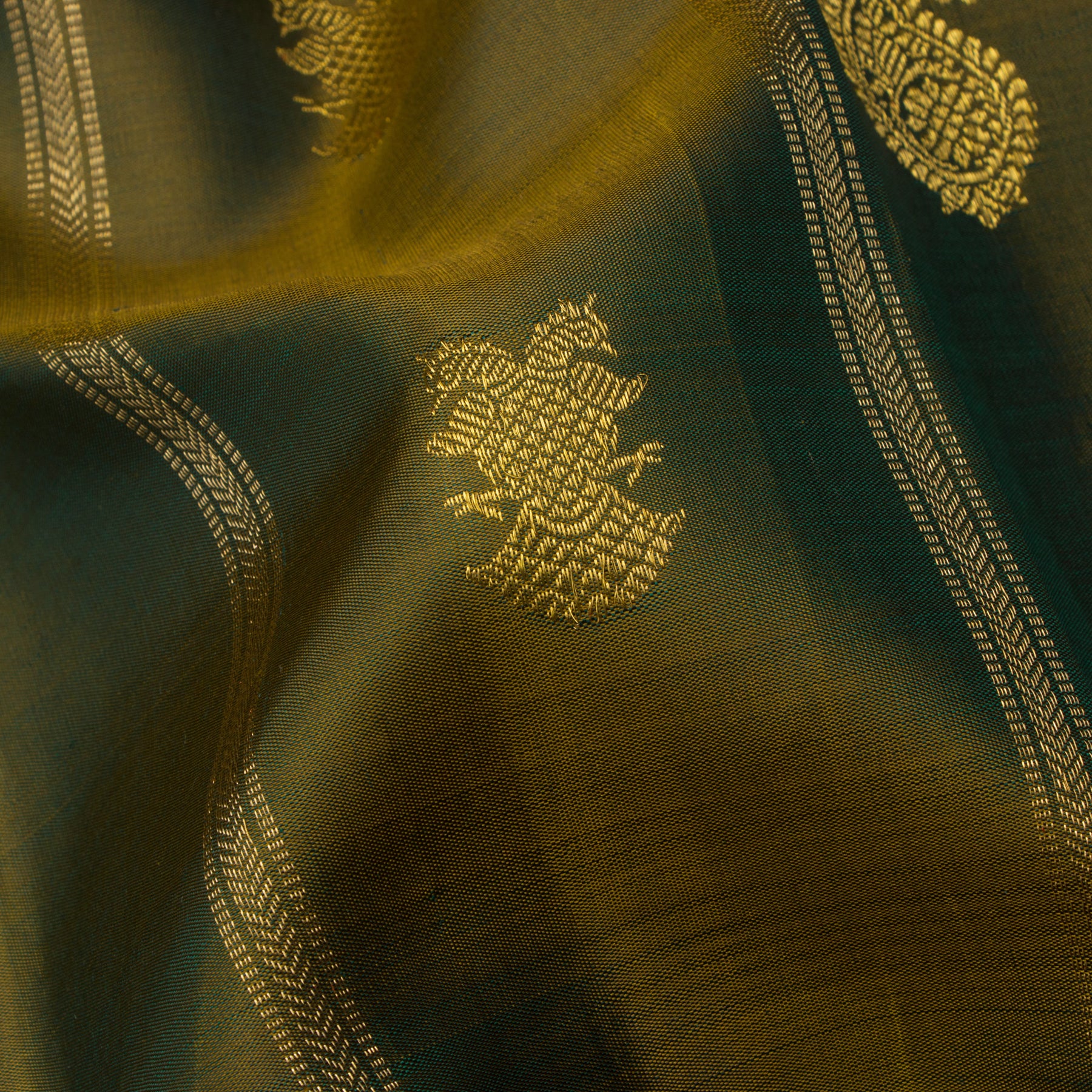 Kanakavalli Kanjivaram Silk Sari 25-599-HS001-03762 - Fabric View