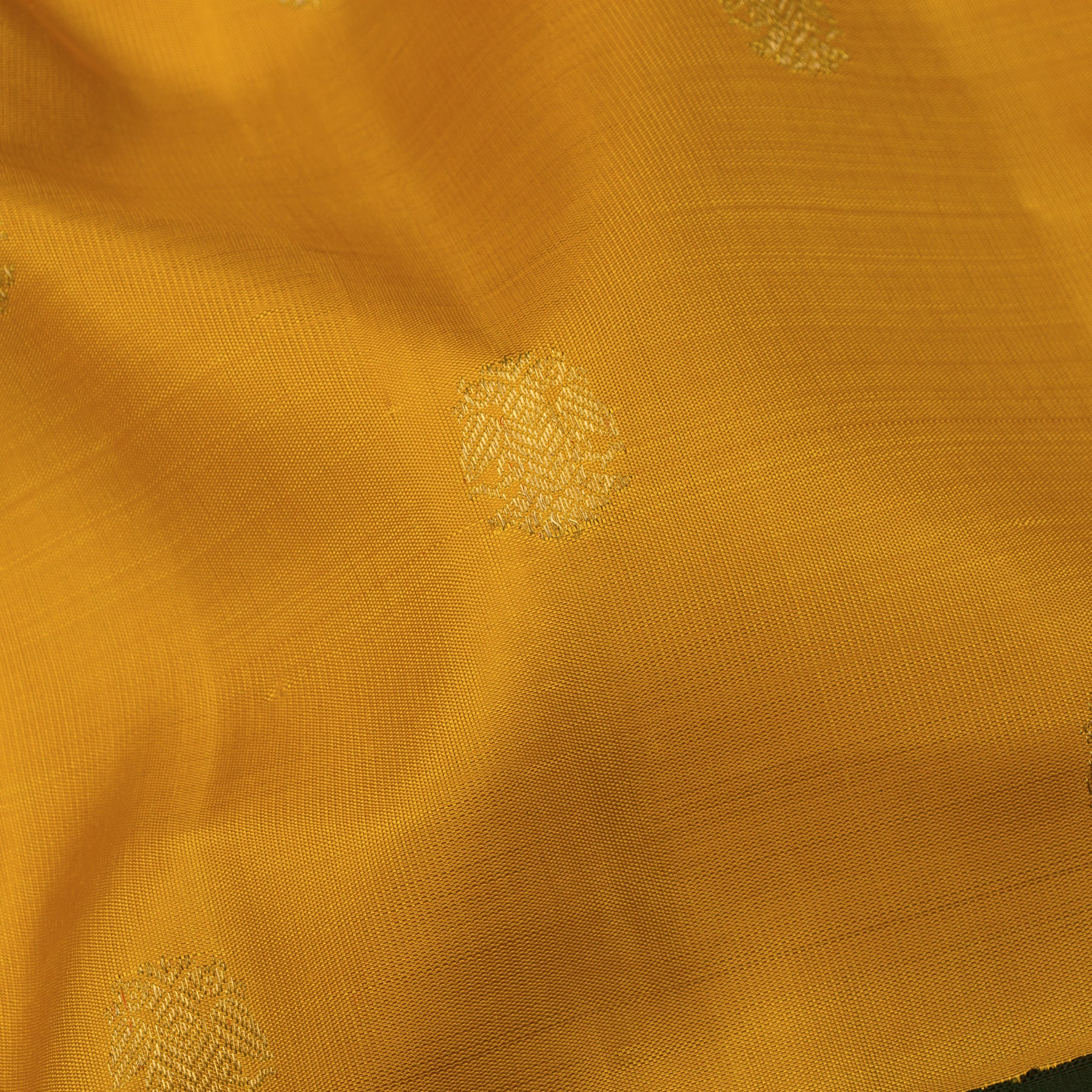 Kanakavalli Kanjivaram Silk Sari 25-599-HS001-04976 - Fabric View