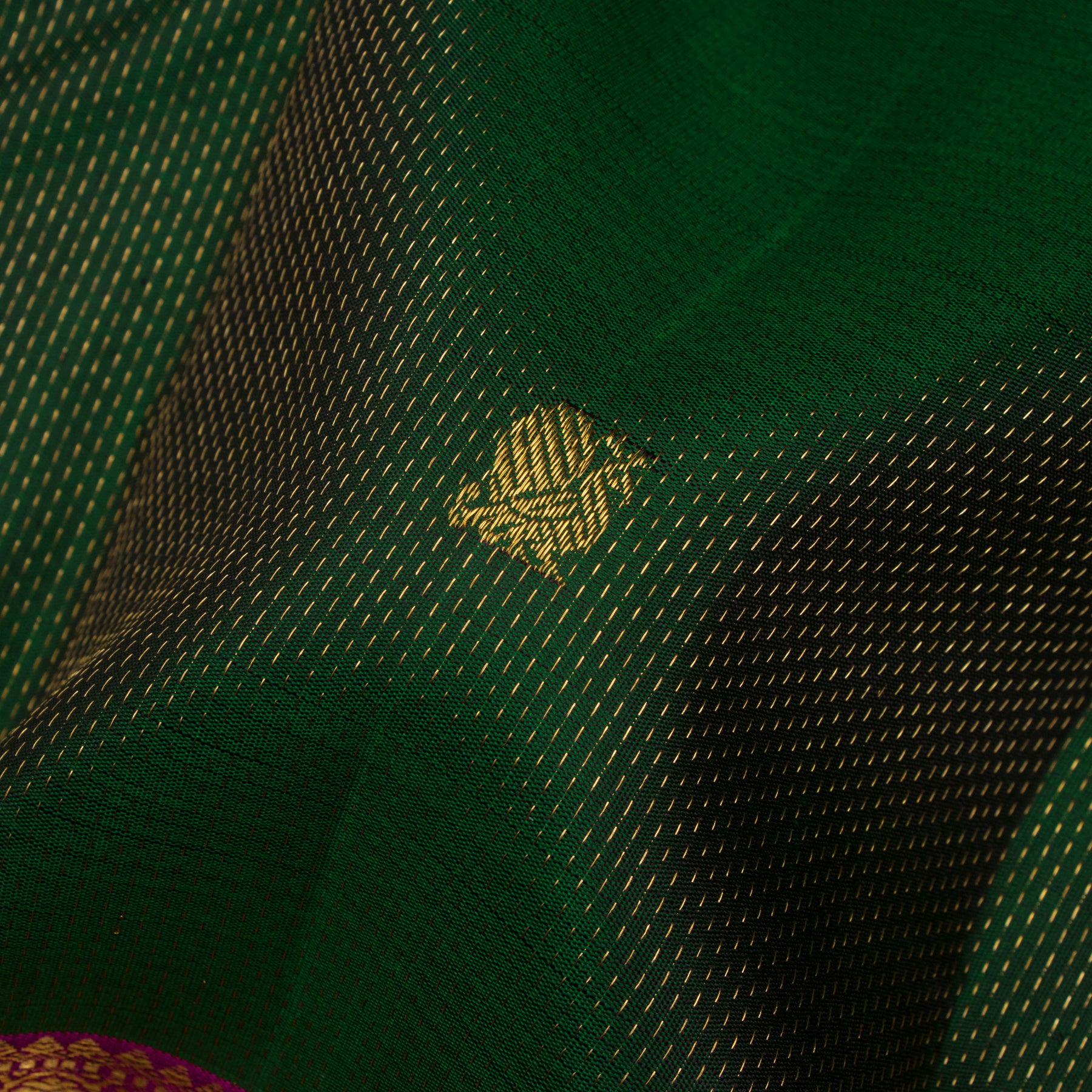 Kanakavalli Kanjivaram Silk Sari 25-599-HS001-04996 - Fabric View
