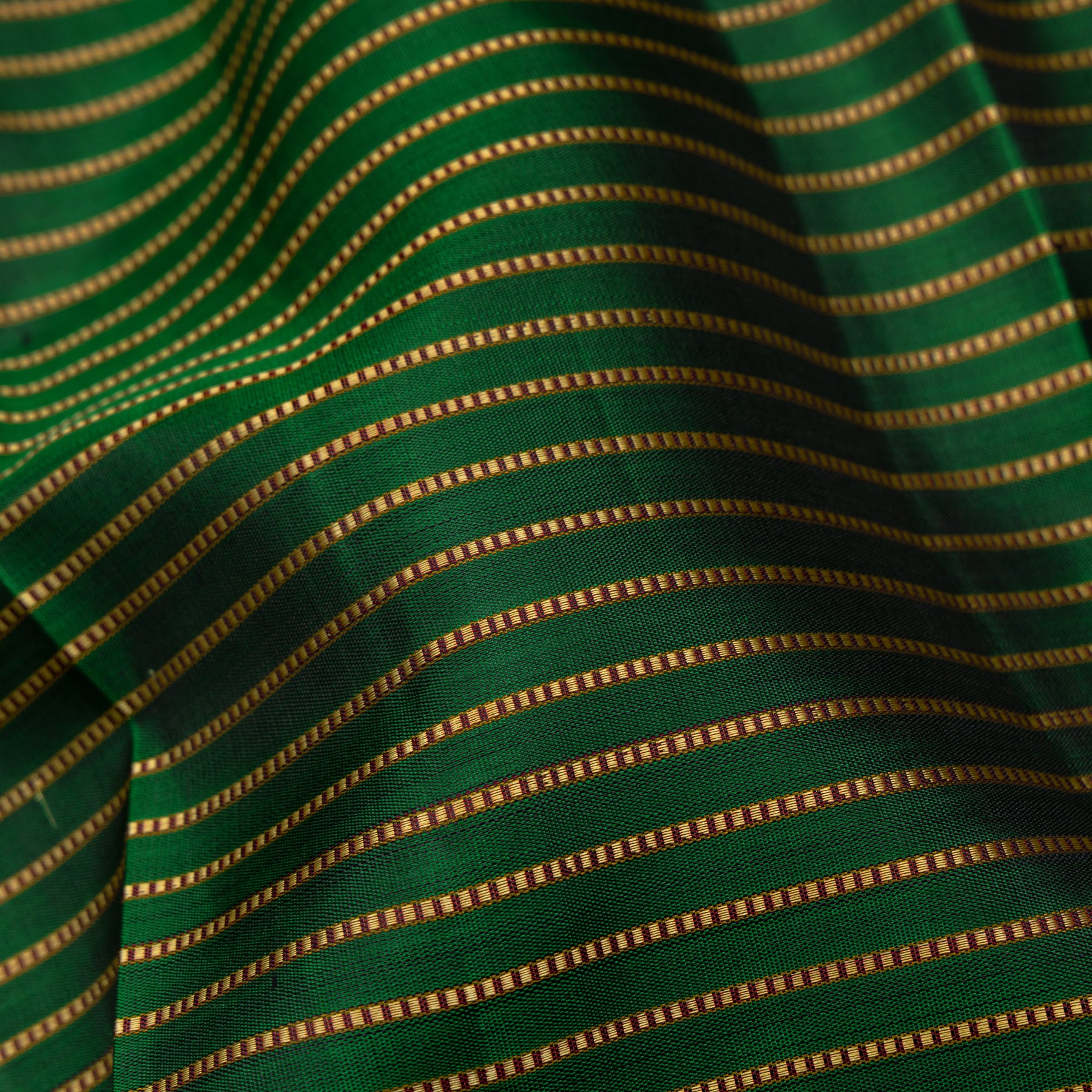 Kanakavalli Kanjivaram Silk Sari 25-599-HS001-05675 - Fabric View