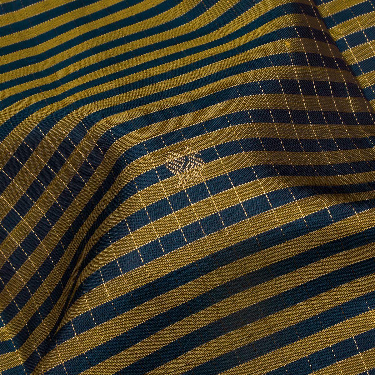 Kanakavalli Kanjivaram Silk Sari 25-599-HS001-09944 - Fabric View