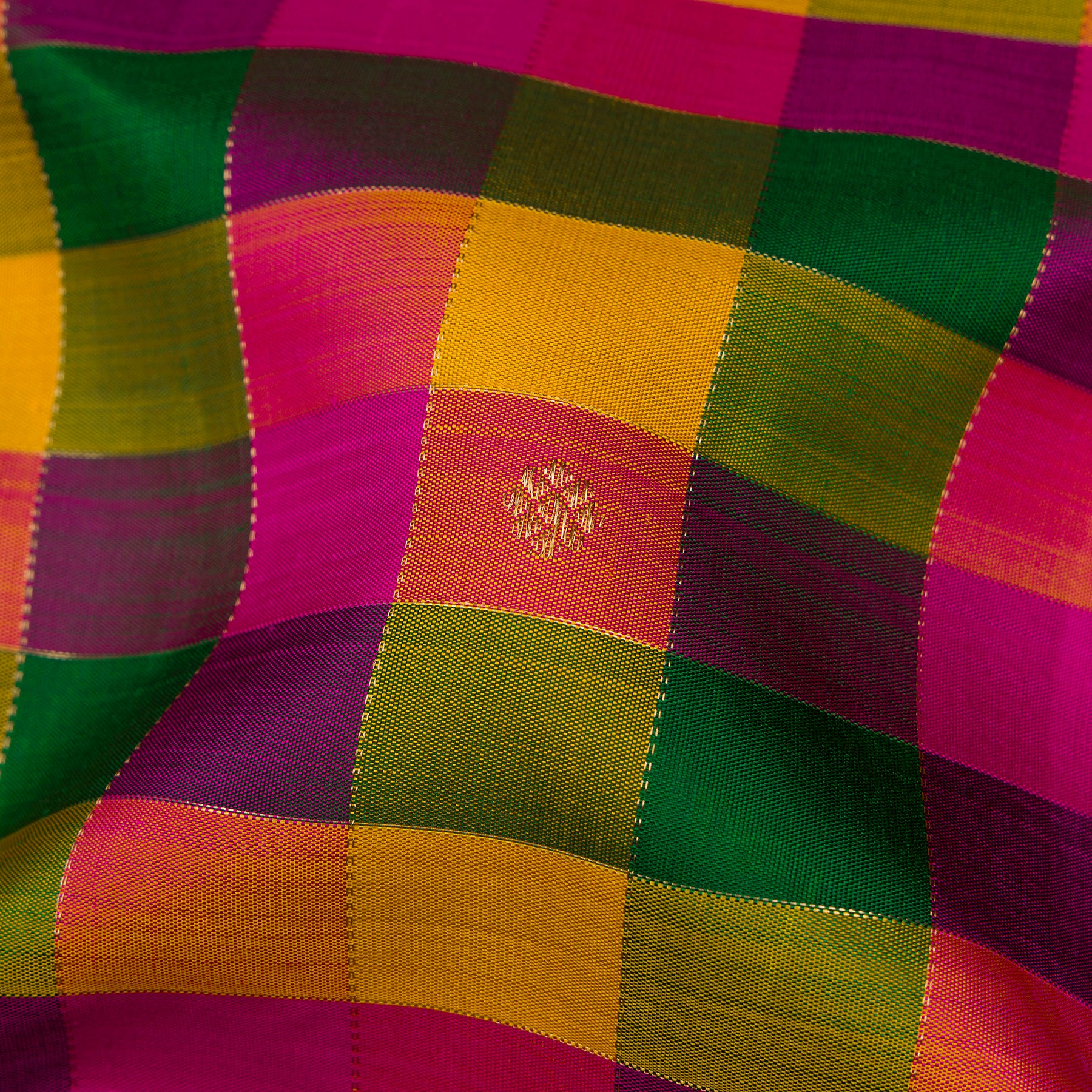 Kanakavalli Kanjivaram Silk Sari 25-599-HS001-10070 - Fabric View