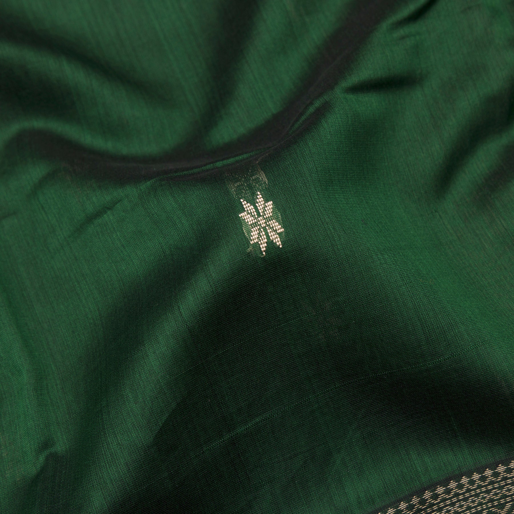 Kanakavalli Silk/Cotton Sari 25-610-HS005-04052 - Fabric View