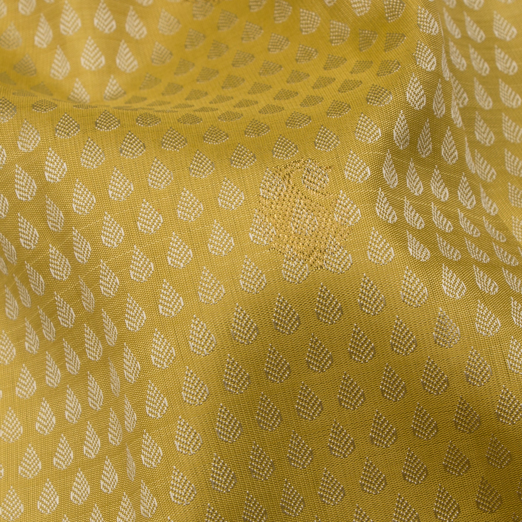 Kanakavalli Kanjivaram Silk Sari 25-611-HS001-03203 - Fabric View