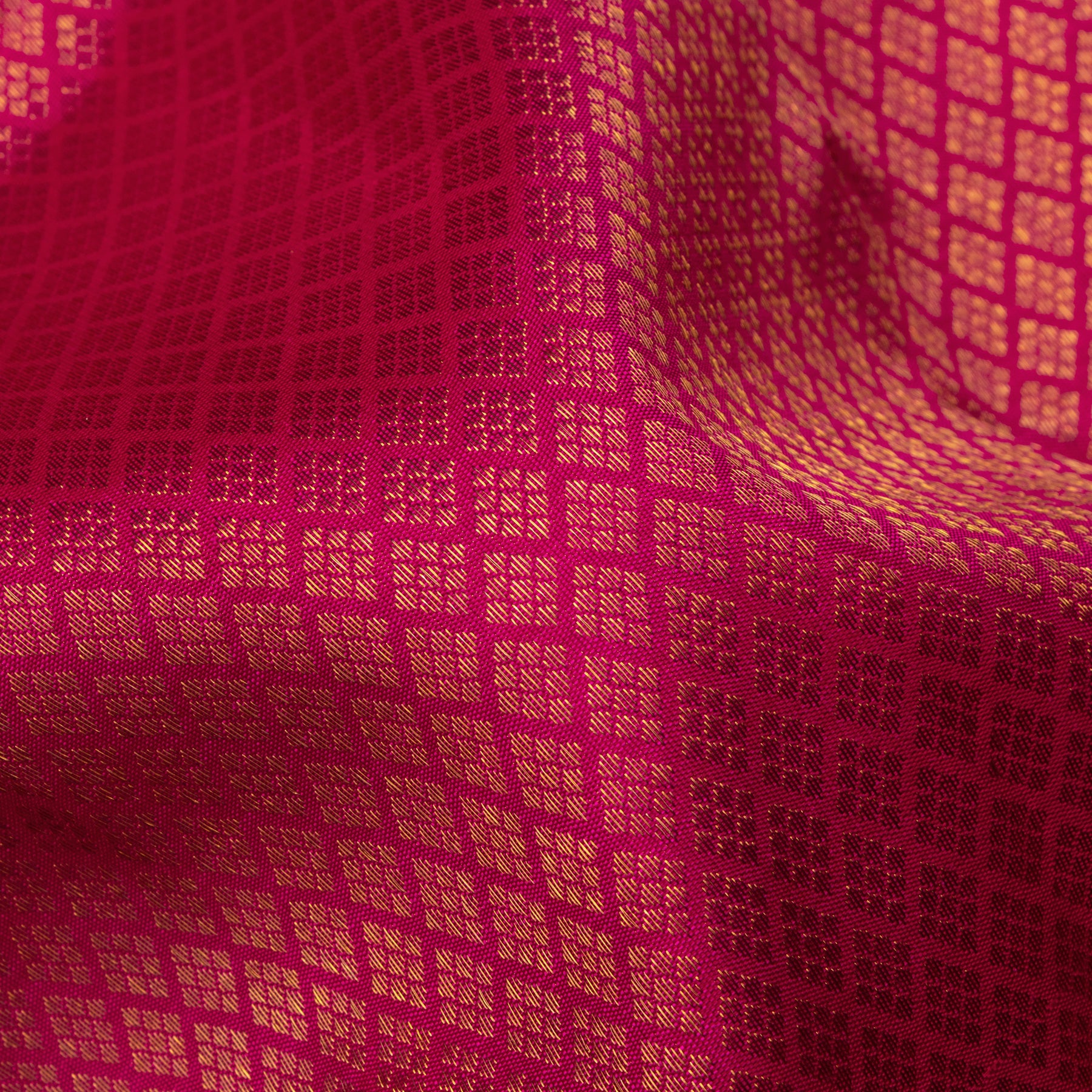 Kanakavalli Kanjivaram Silk Sari 25-611-HS001-03298 - Fabric View