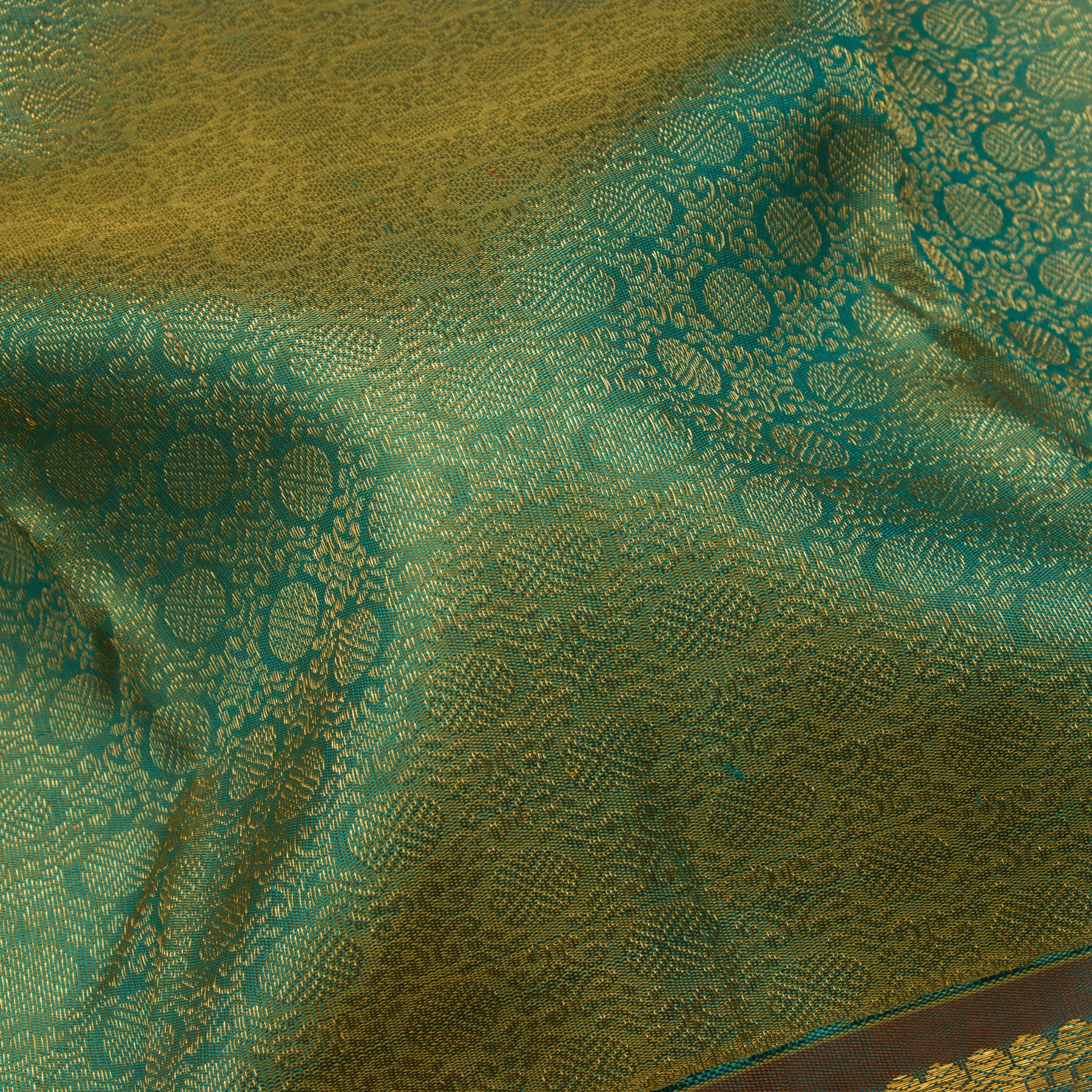 Kanakavalli Kanjivaram Silk Sari 25-611-HS001-03320 - Fabric View 