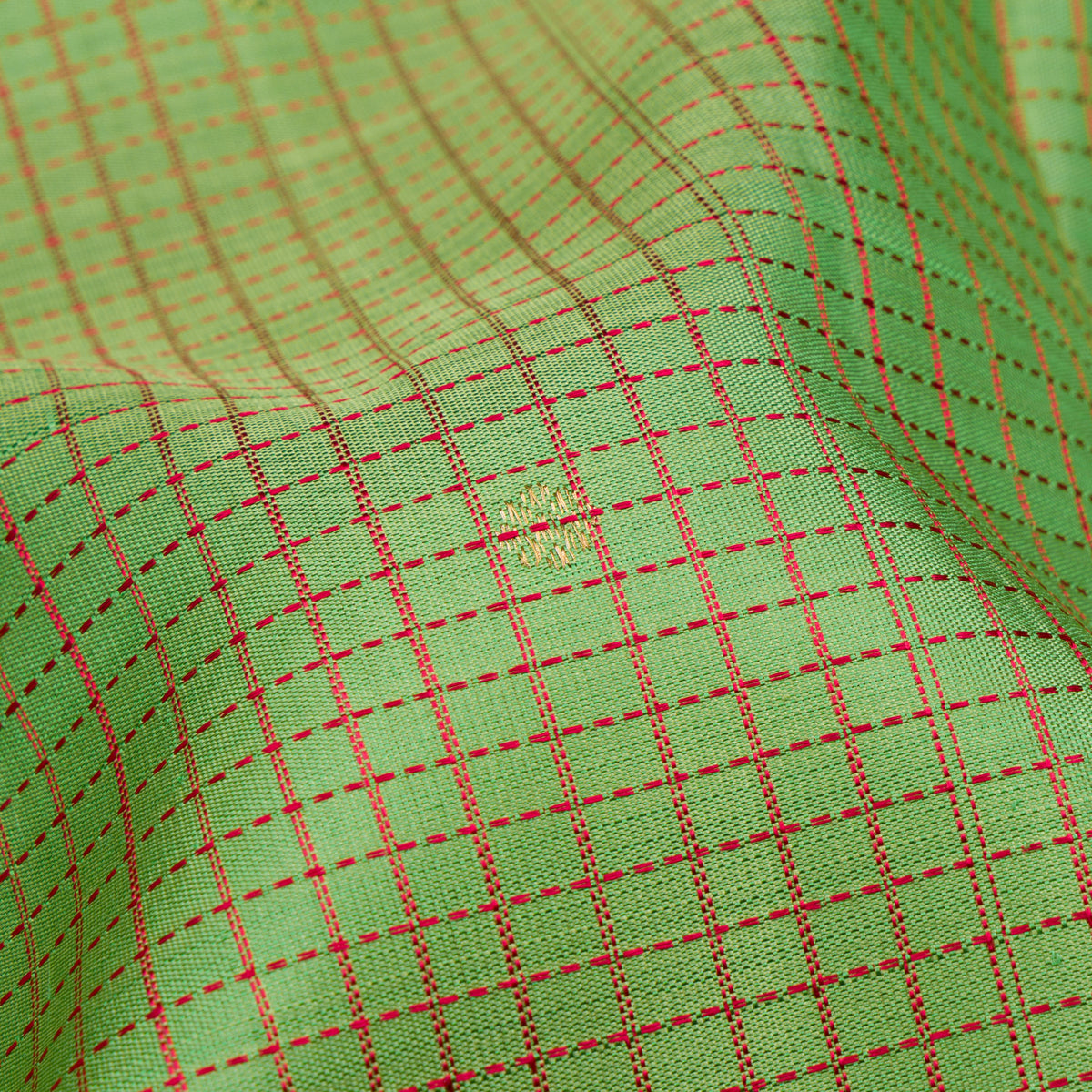 Kanakavalli Kanjivaram Silk Sari 25-611-HS001-03337 - Fabric View