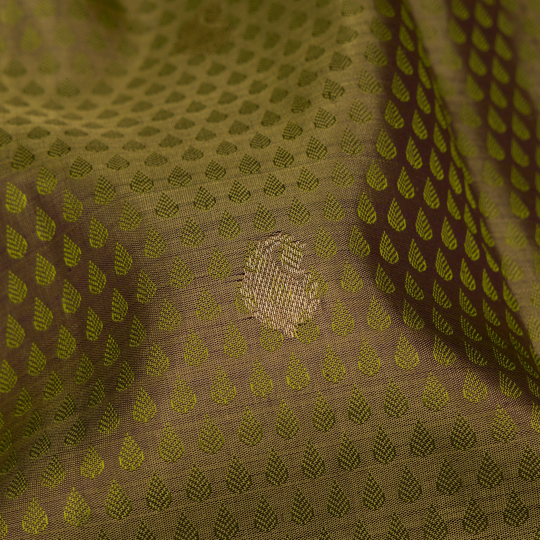 Kanakavalli Kanjivaram Silk Sari 25-611-HS001-10062 - Fabric View