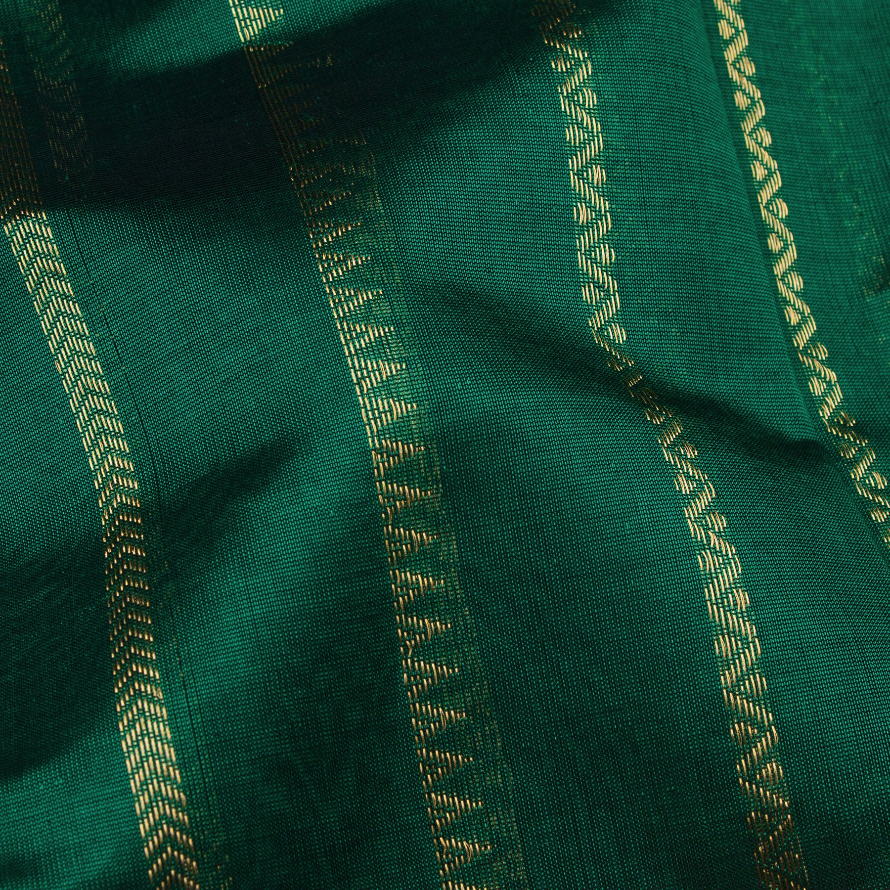 Kanakavalli Silk/Cotton Sari 25-613-HS005-00623 - Fabric View