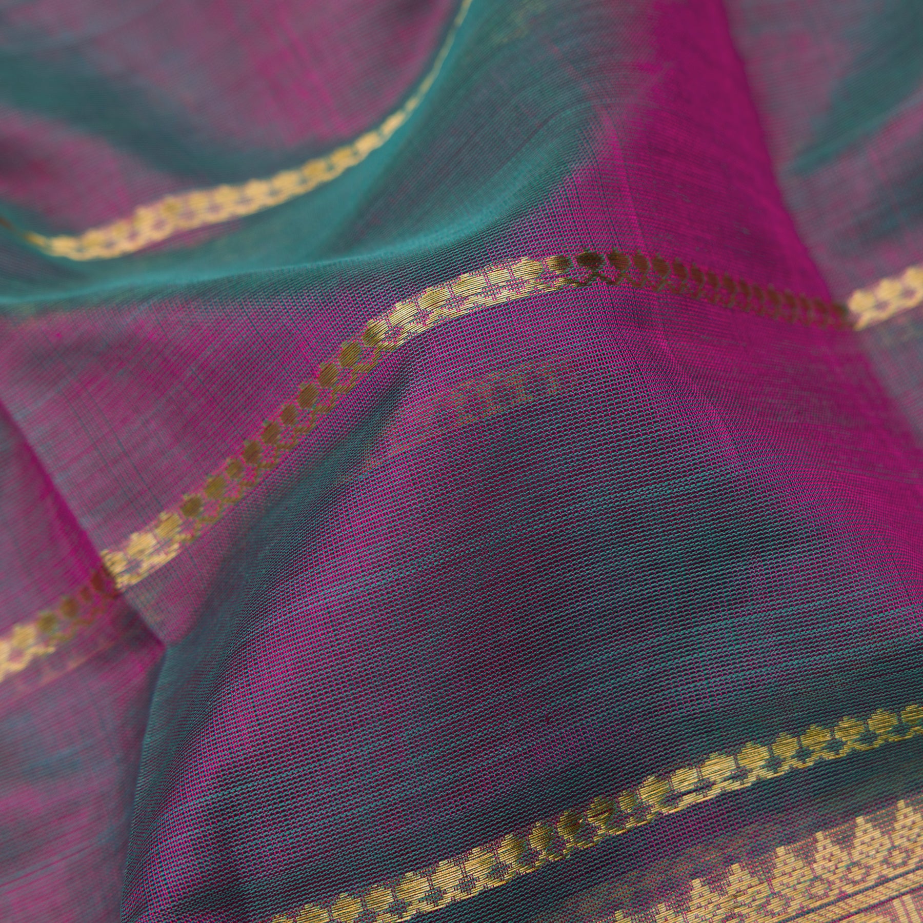 Kanakavalli Silk/Cotton Sari 25-613-HS005-00645 - Fabric View