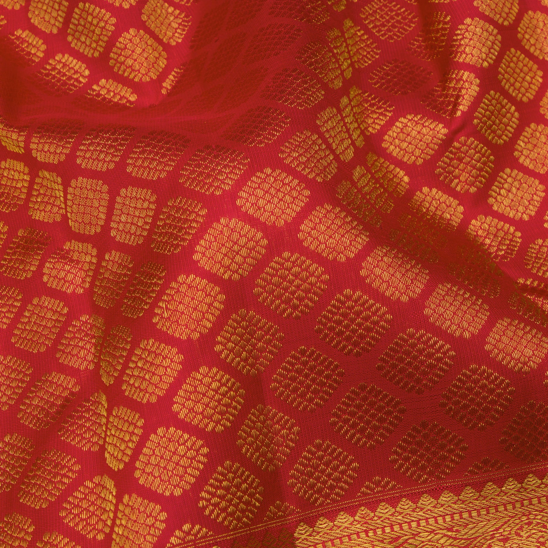 Kanakavalli Kanjivaram Silk Sari 25-615-HS001-01898  Fabric View