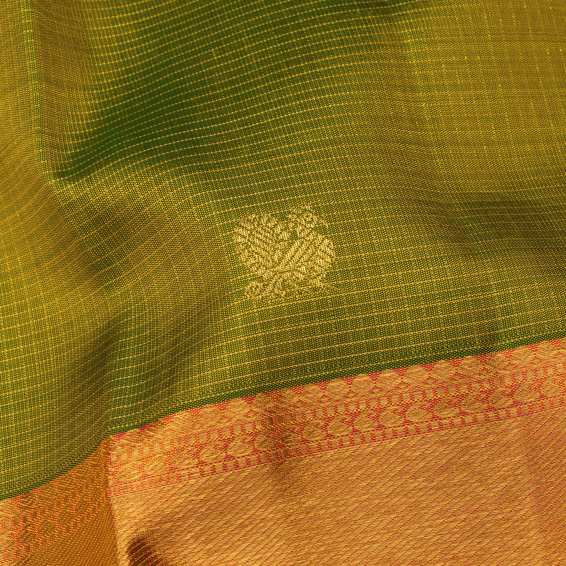 Kanakavalli Kanjivaram Silk Sari 25-615-HS001-02660 - Fabric View