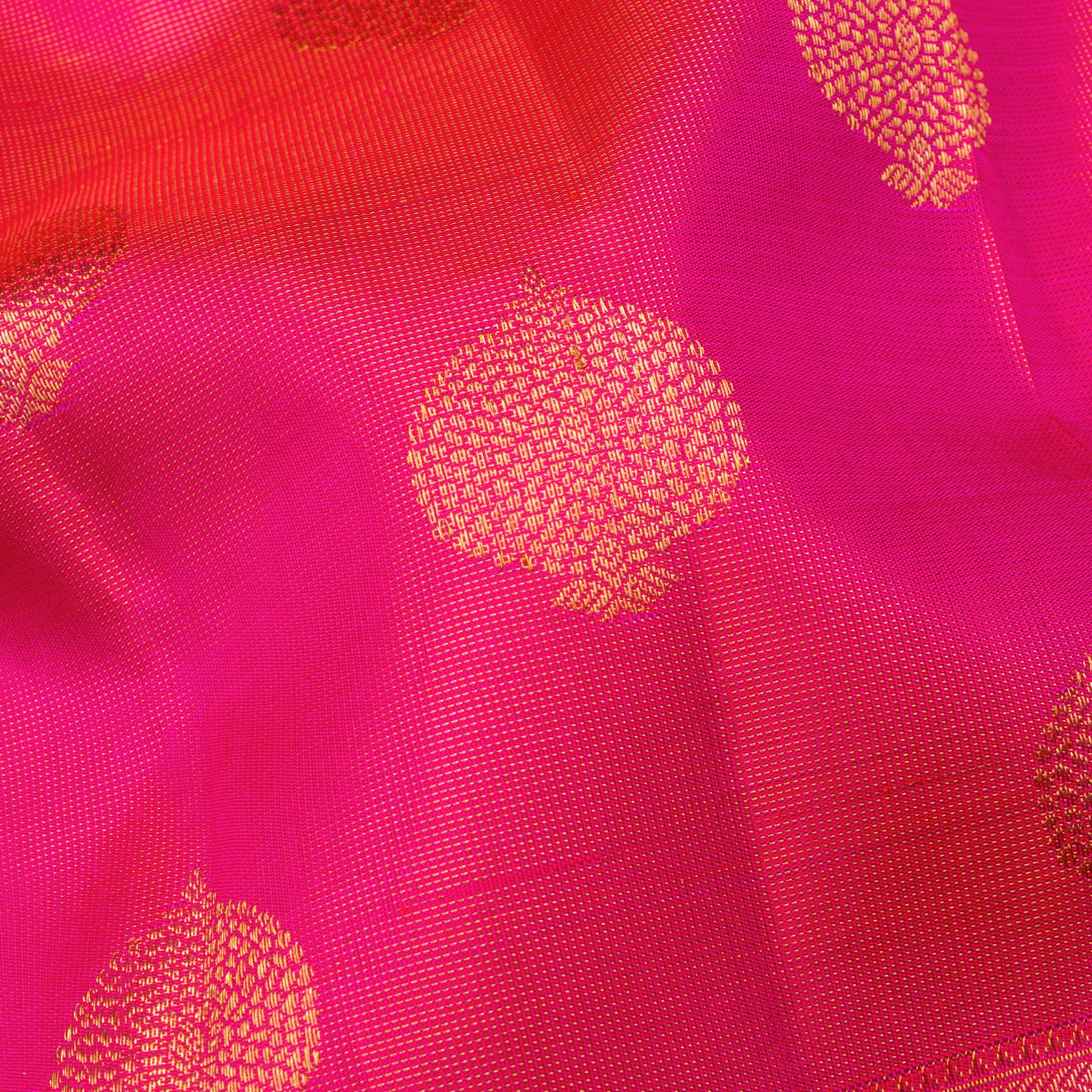 Kanakavalli Kanjivaram Silk Sari 25-615-HS001-03682 - Fabric View