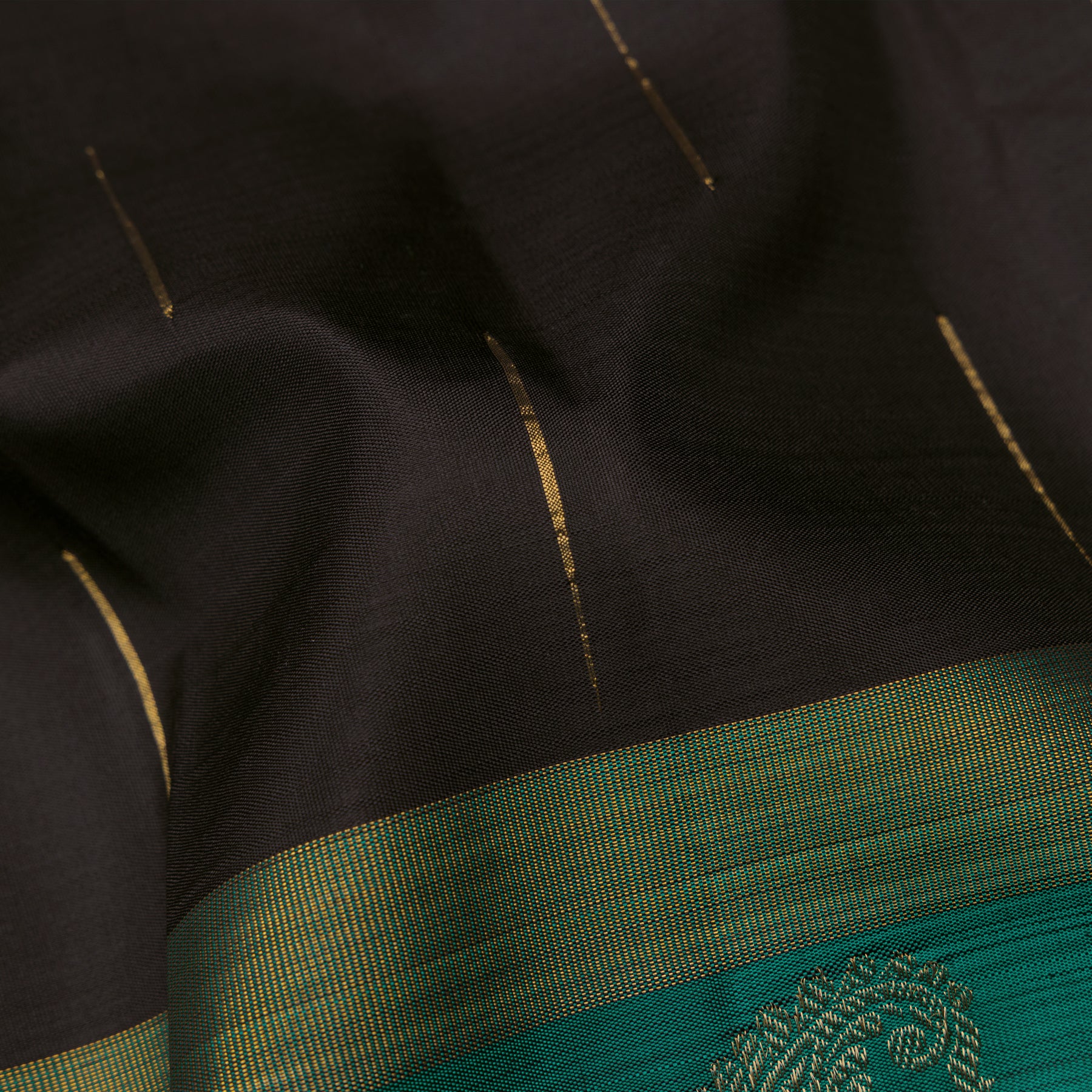 Kanakavalli Kanjivaram Silk Sari 25-615-HS001-05731 - Fabric View