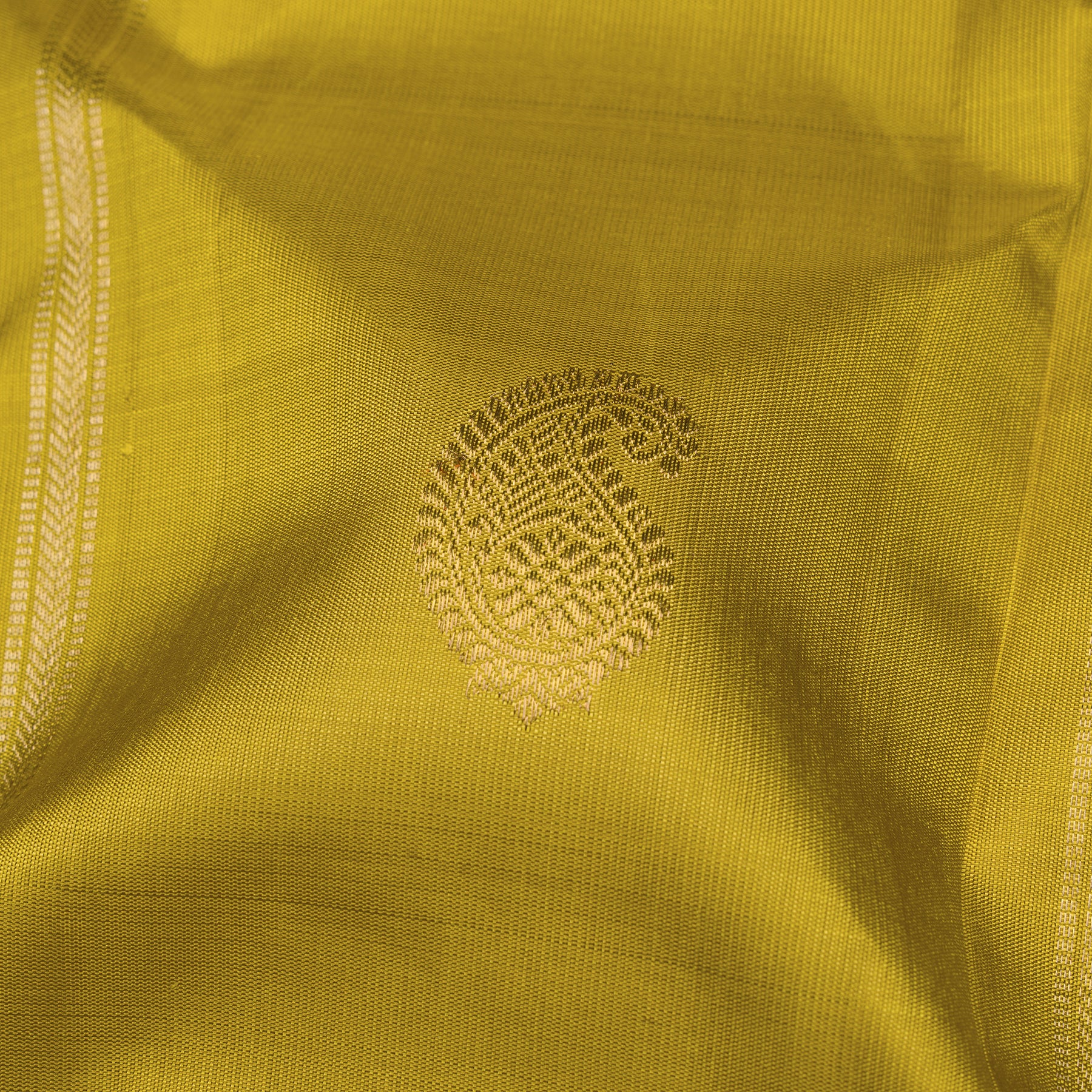 Kanakavalli Kanjivaram Silk Sari 25-615-HS001-08583 - Fabric View