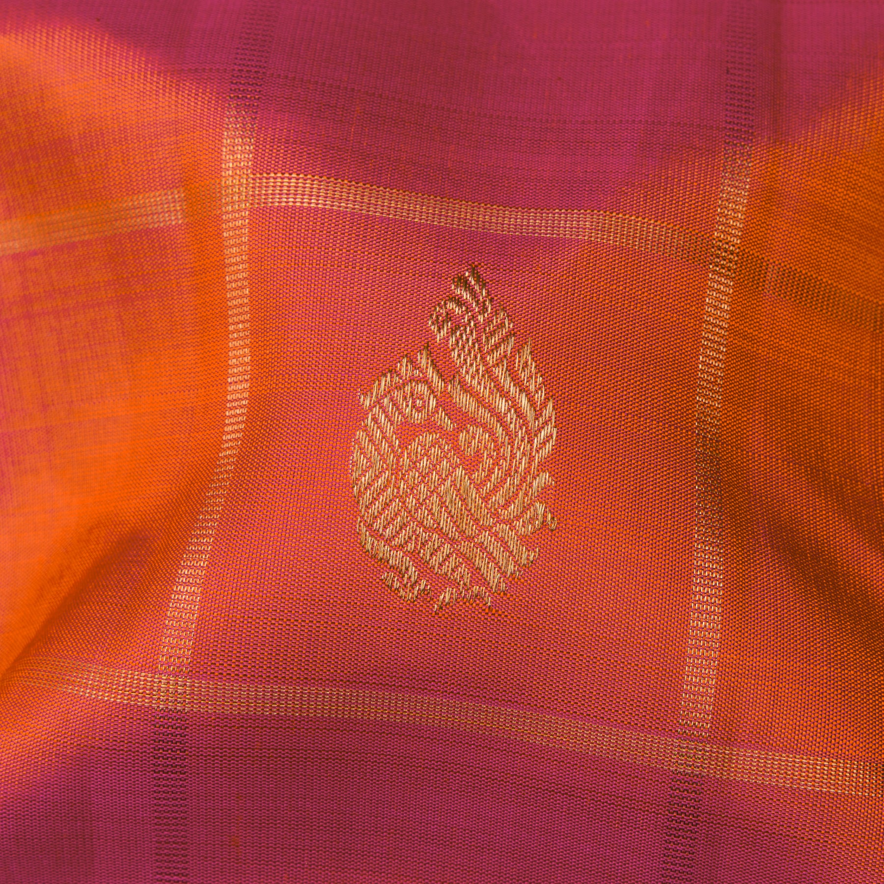 Kanakavalli Kanjivaram Silk Sari 25-615-HS001-09274 - Fabric View