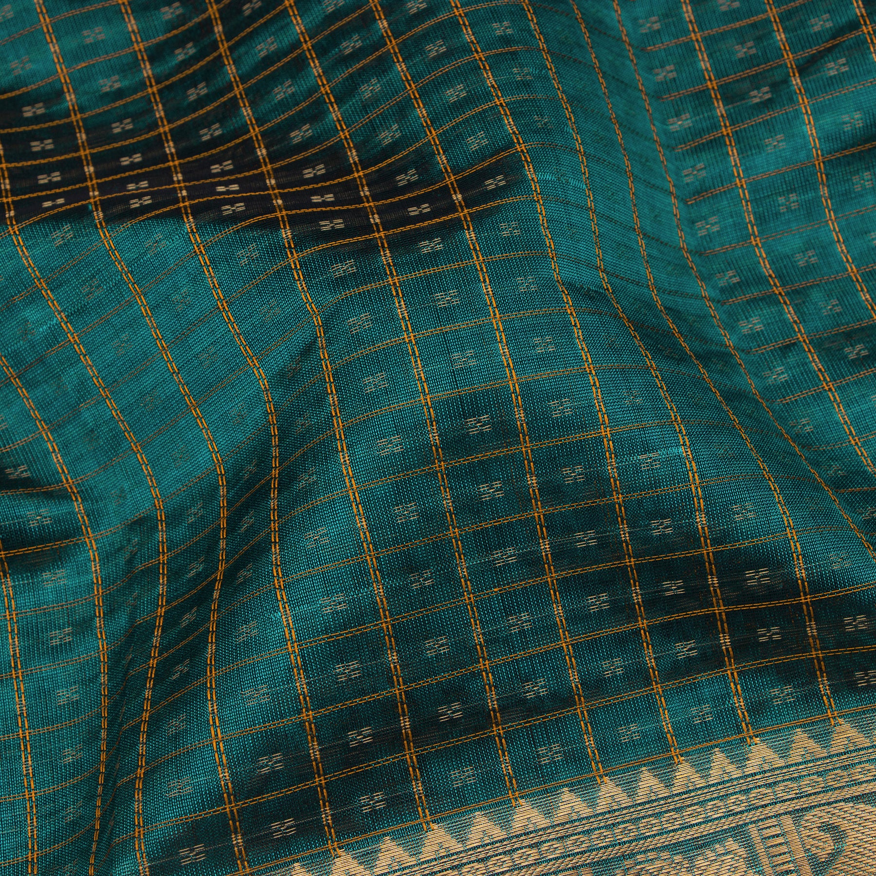 Kanakavalli Silk/Cotton Sari 25-617-HS005-06657 - Fabric View