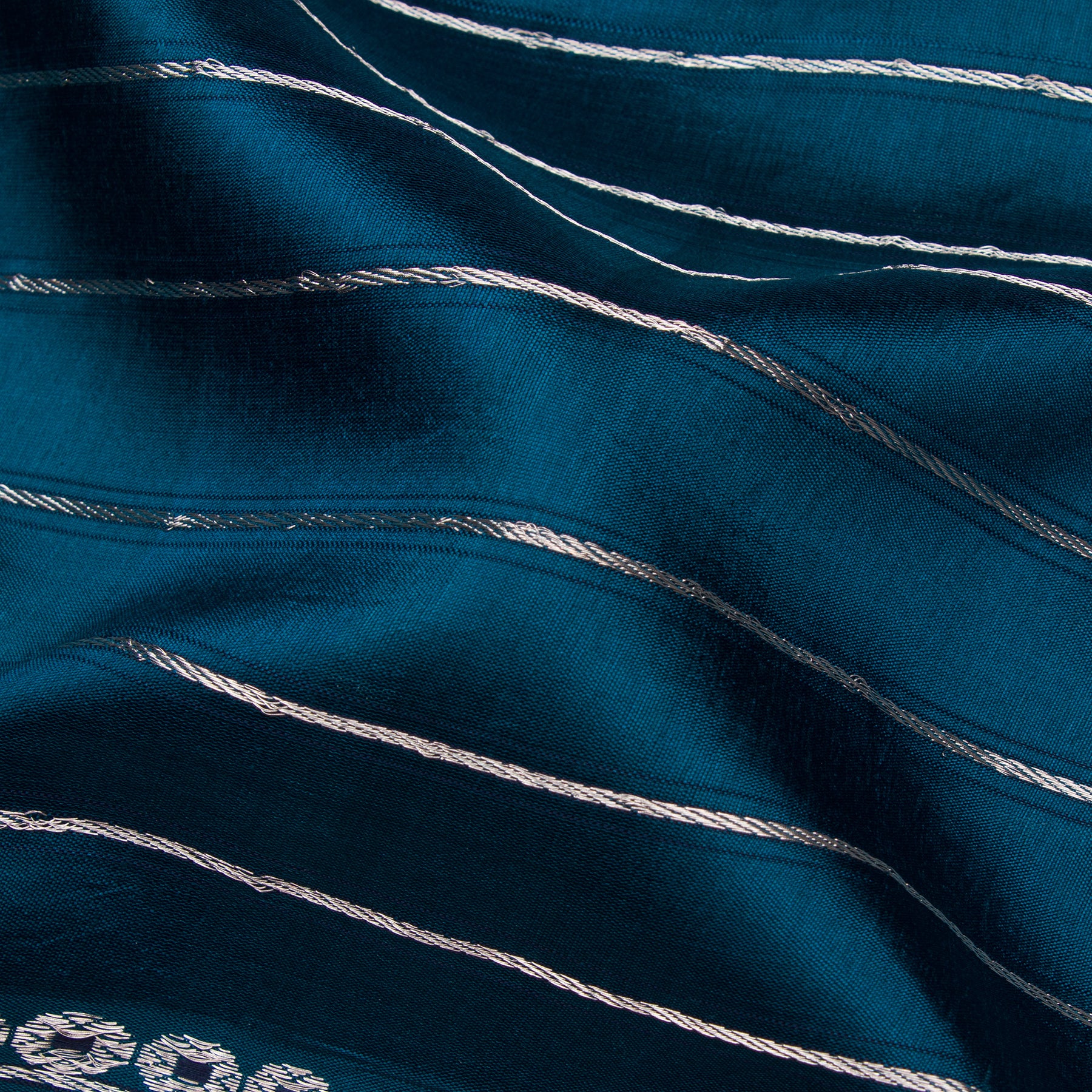 Pradeep Pillai Silk Sari 26-008-HS002-00131 - Fabric View