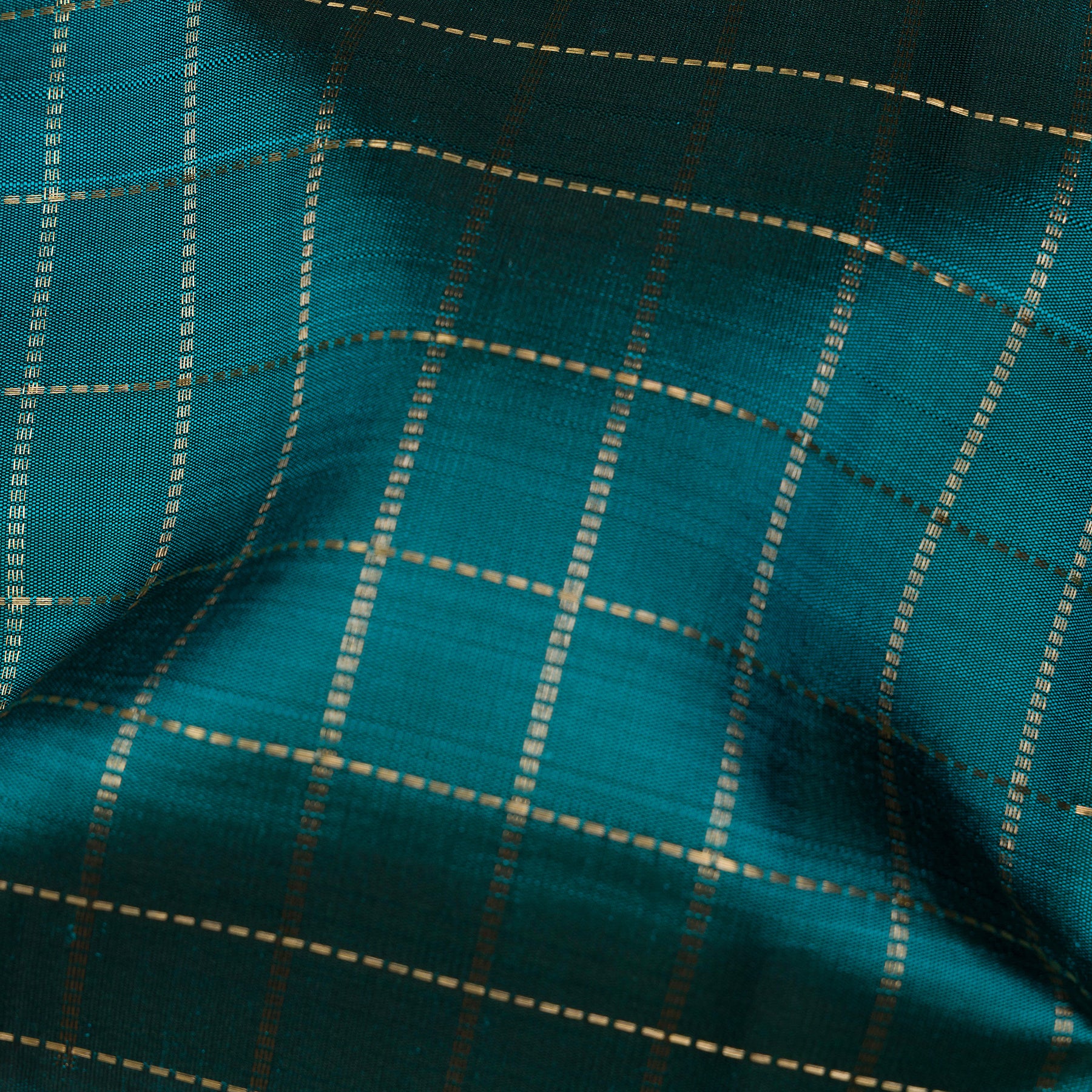 Kanakavalli Kanjivaram Silk Sari 26-040-HS001-00816 - Fabric View