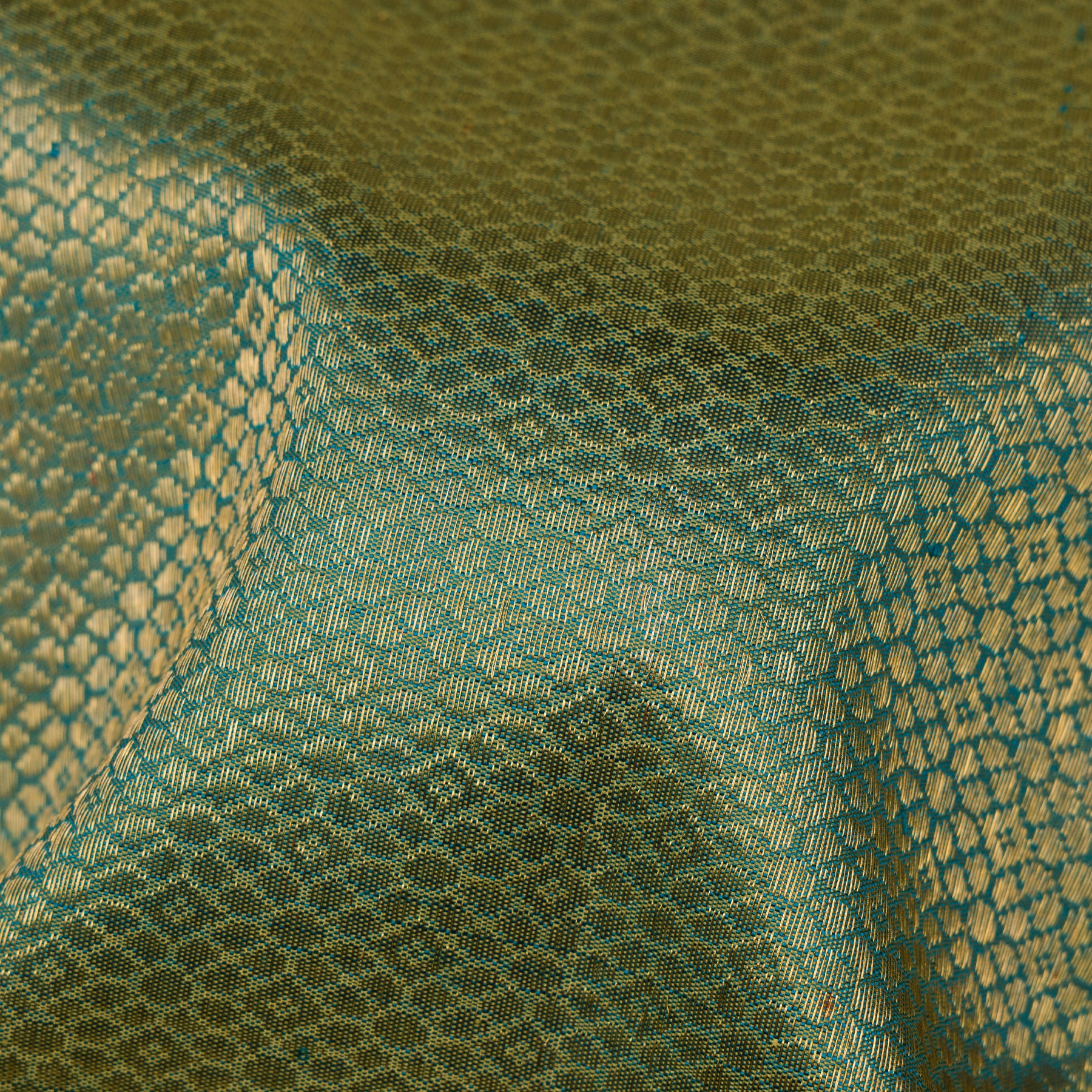Kanakavalli Kanjivaram Silk Sari 26-040-HS001-00832 - Fabric View
