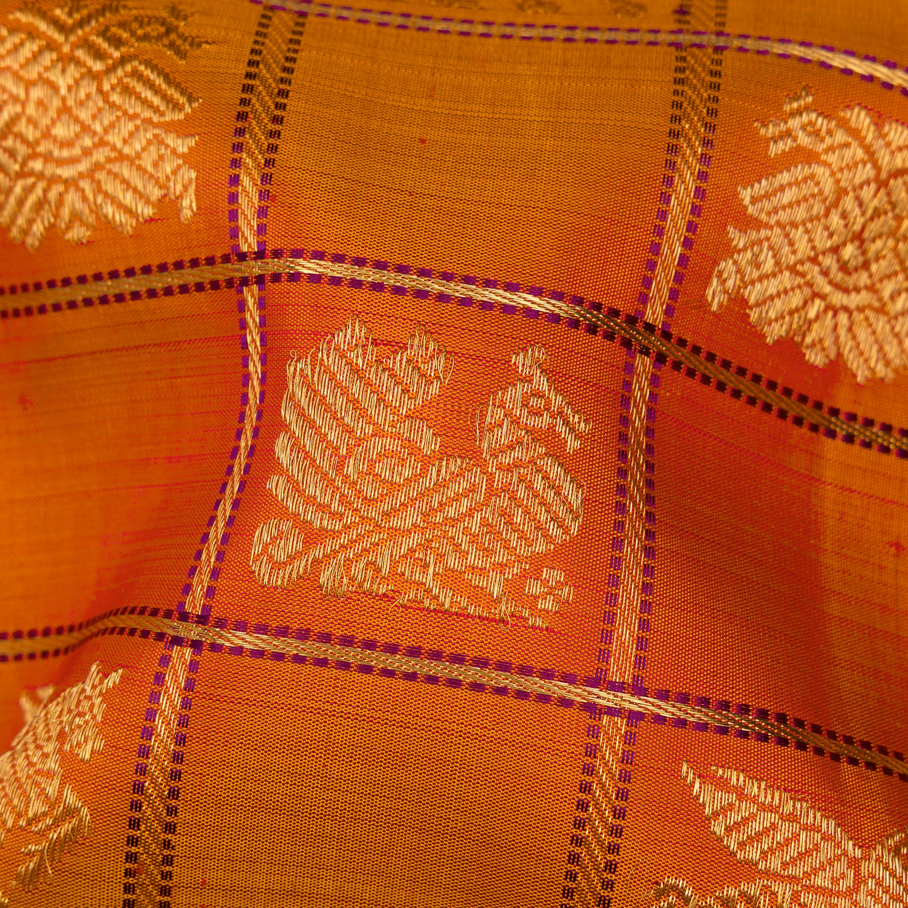 Kanakavalli Kanjivaram Silk Sari 26-040-HS001-01450 - Fabric View
