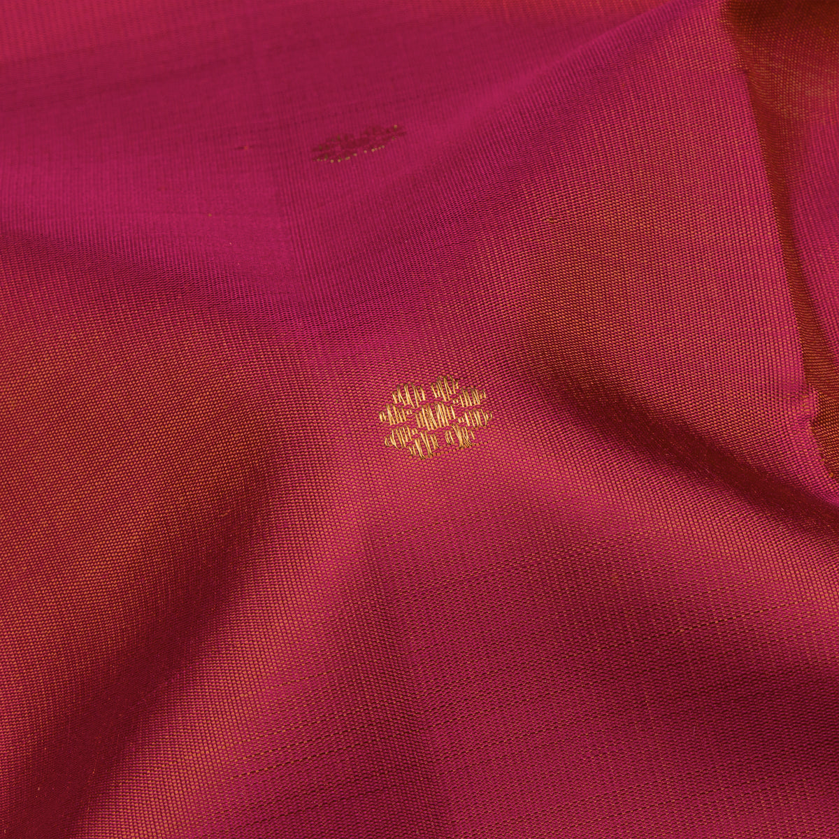 Kanakavalli Kanjivaram Silk Sari 26-040-HS001-01841 - Fabric View