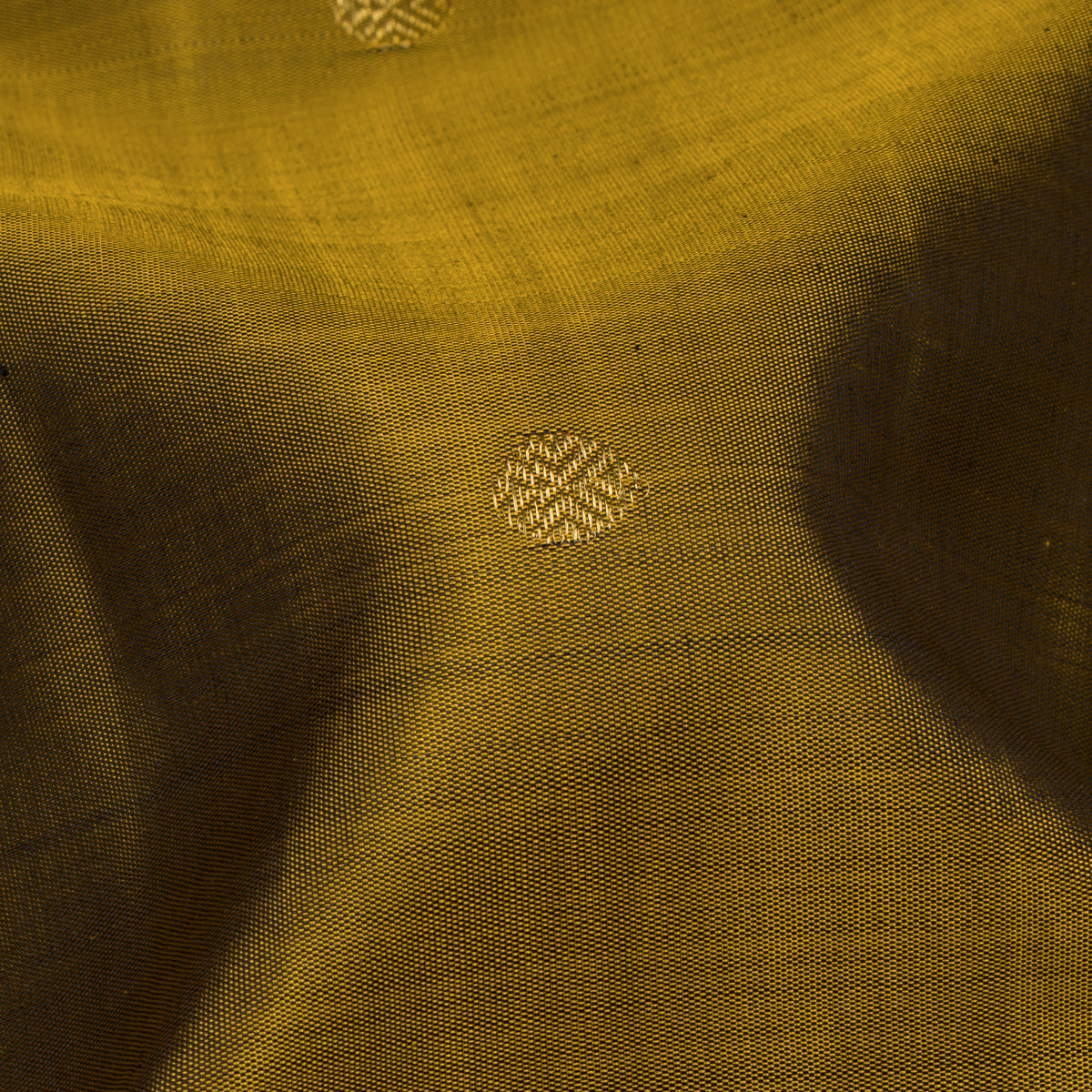 Kanakavalli Kanjivaram Silk Sari 26-041-HS001-04724 - Fabric View