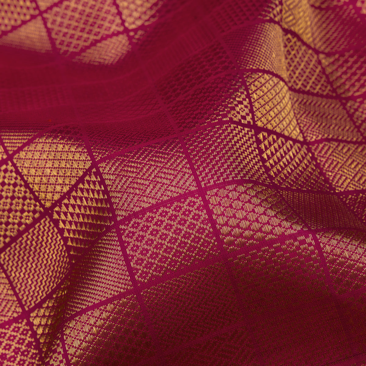 Kanakavalli Kanjivaram Silk Sari 26-041-HS001-04730 - Fabric View