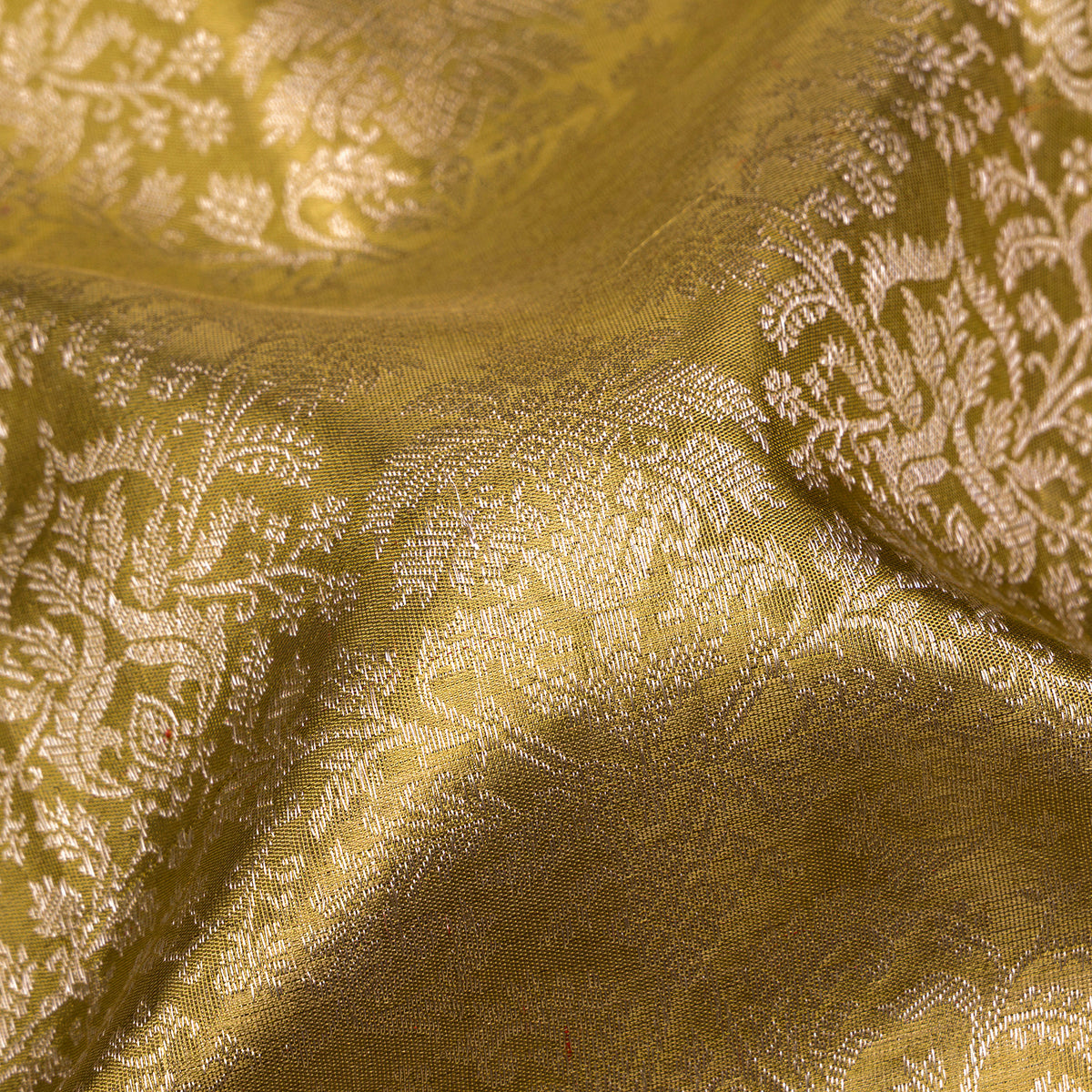 Kanakavalli Kanjivaram Silk Sari 26-060-HS001-01811 - Fabric View