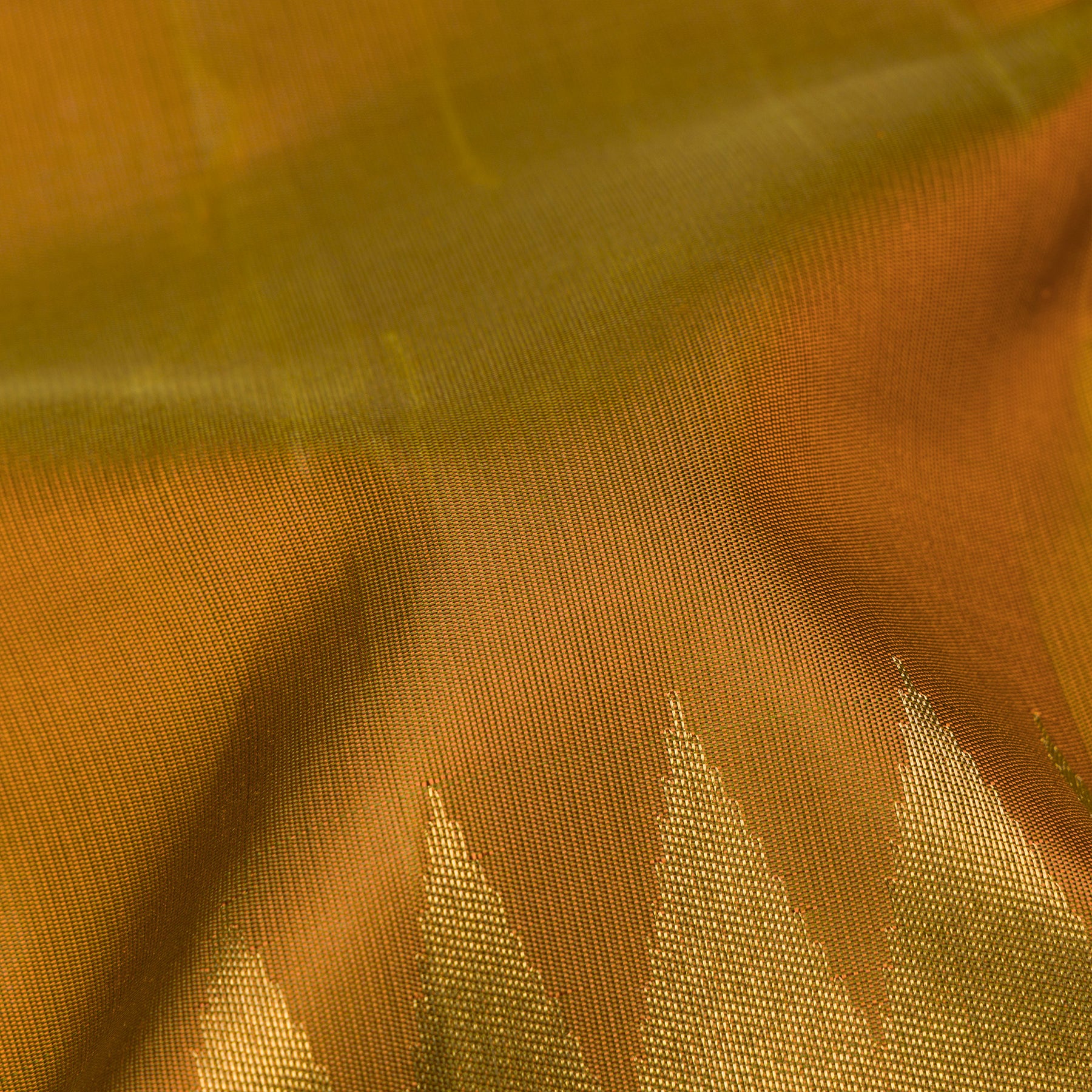 Kanakavalli Kanjivaram Silk Sari 26-100-HS001-01581 - Fabric View