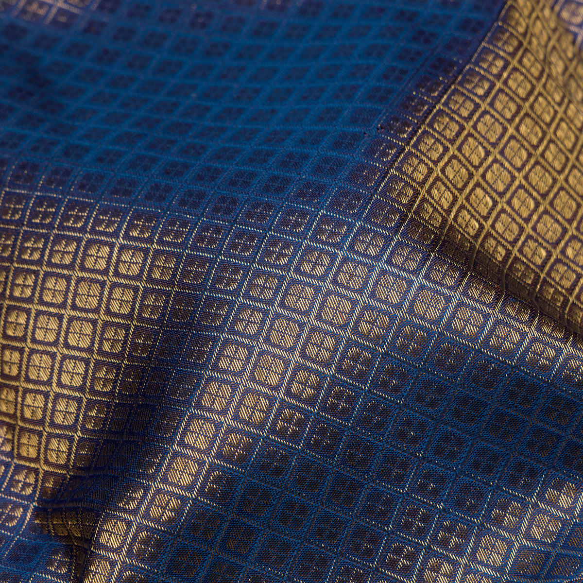 Kanakavalli Kanjivaram Silk Sari 26-109-HS001-04213 - Fabric View