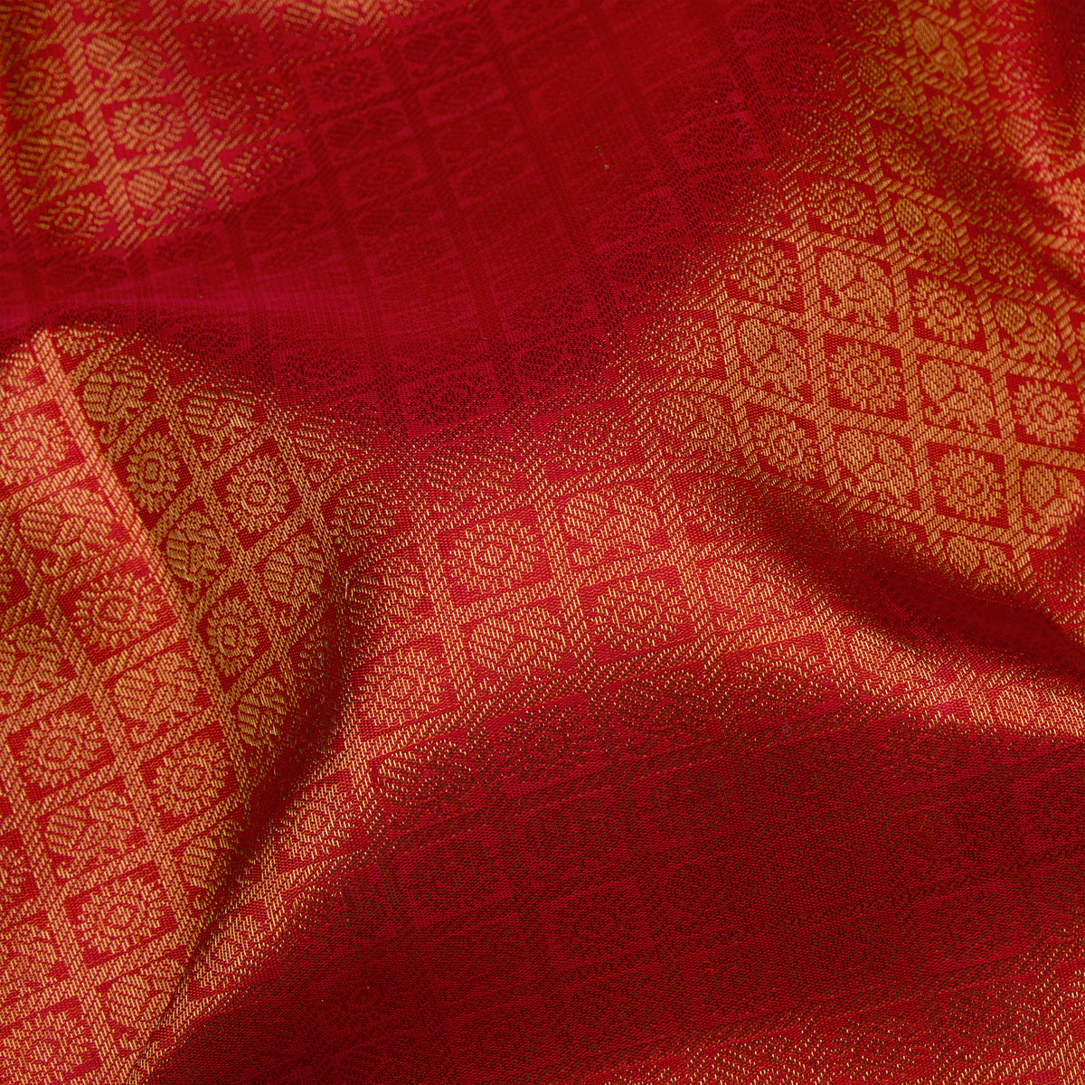 Kanakavalli Kanjivaram Silk Sari 26-109-HS001-04218 - Fabric View