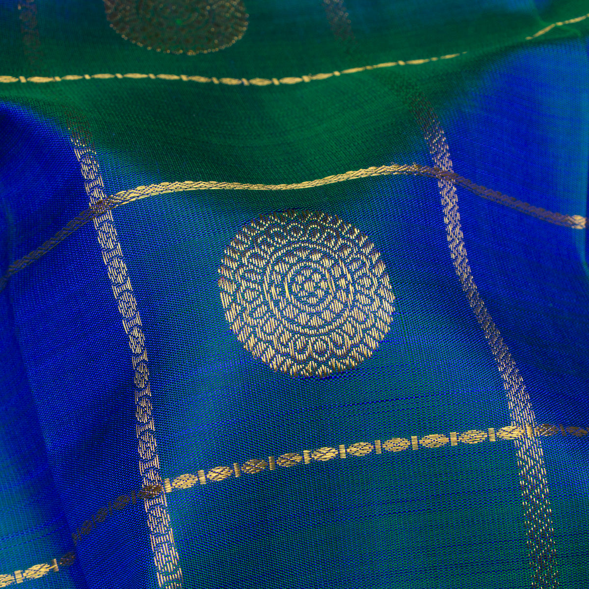 Kanakavalli Kanjivaram Silk Sari 26-109-HS001-04242 - Fabric View