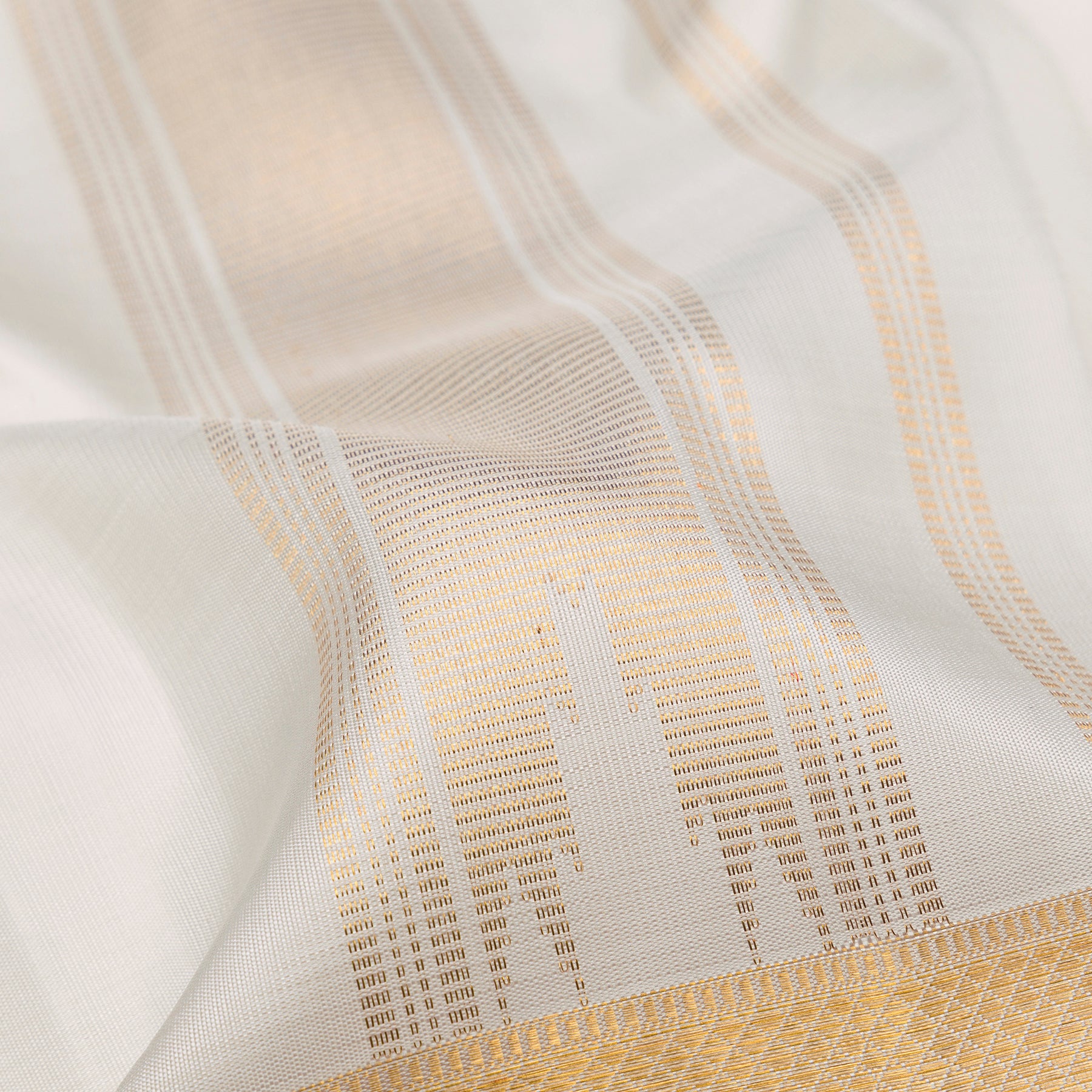 Kanakavalli Kanjivaram Silk Angavastram CO-ORD 26-110-AF001-01797 - Detailed Fabric View