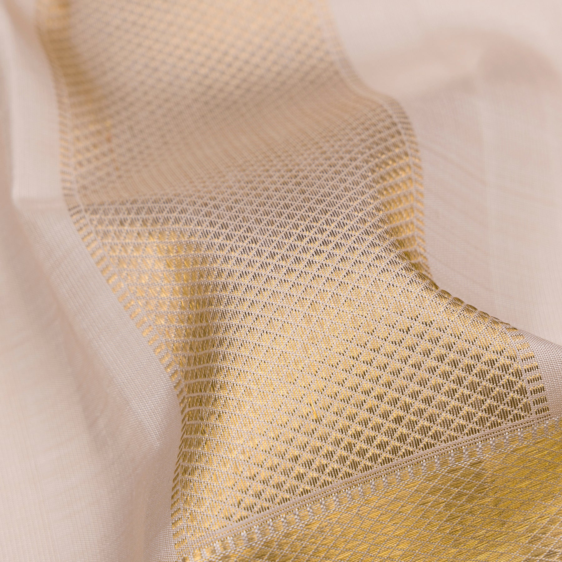 Kanakavalli Kanjivaram Silk Angavastram CO-ORD 26-110-AF001-01798 - Detailed Fabric View