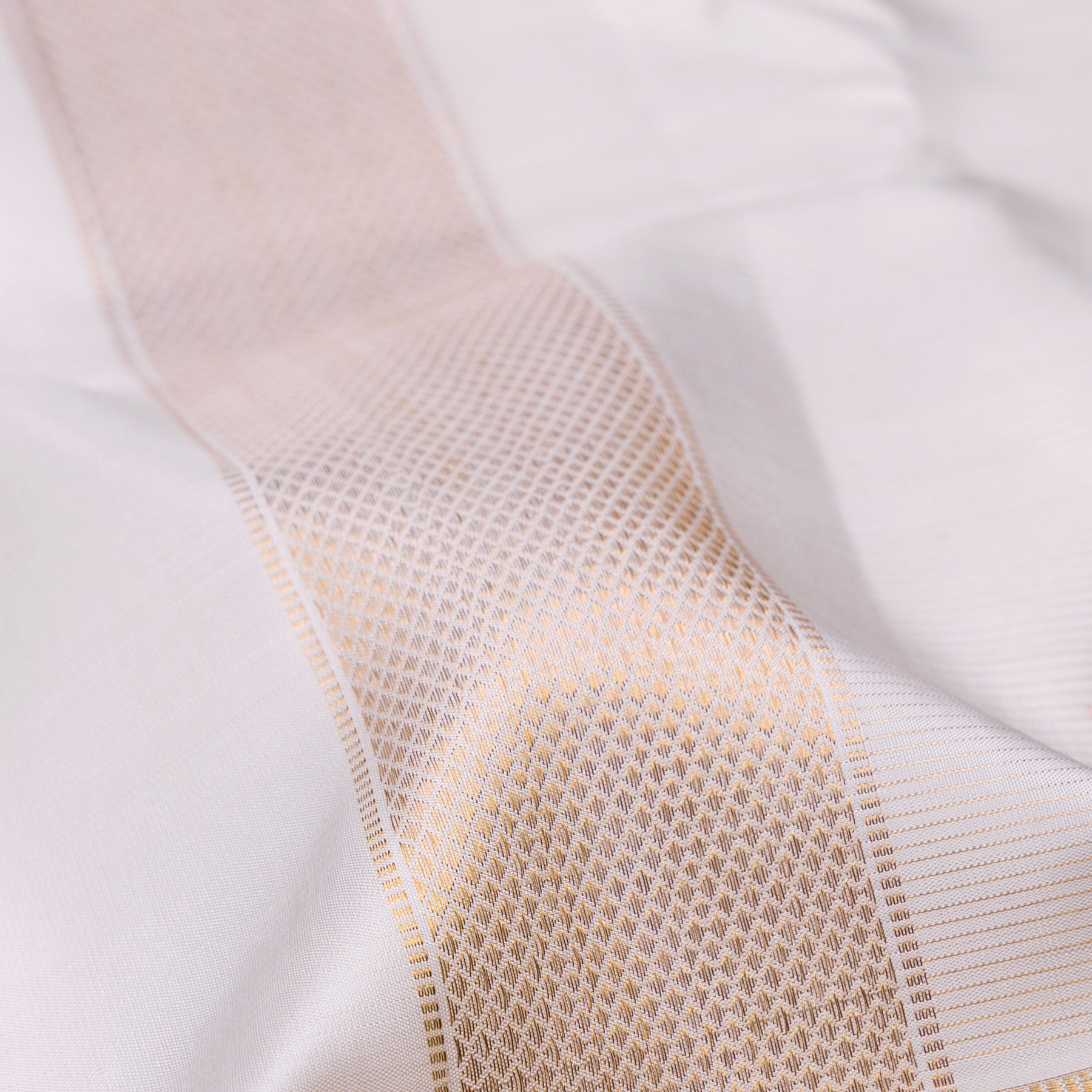 Kanakavalli Kanjivaram Silk Angavastram CO-ORD 26-110-AF001-02024 - Detailed Fabric View