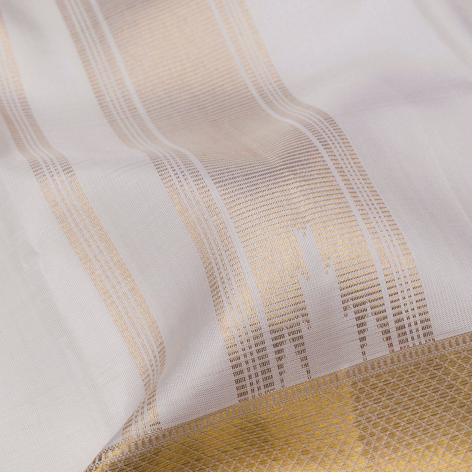 Kanakavalli Kanjivaram Silk Angavastram CO-ORD 26-110-AF001-02027 - Detailed Fabric View