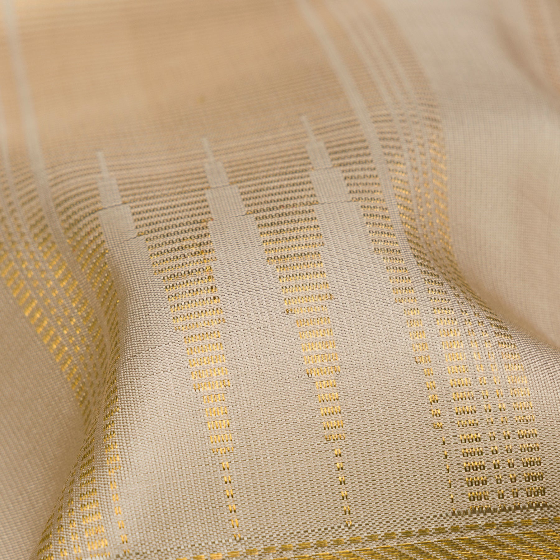 Kanakavalli Kanjivaram Silk Angavastram CO-ORD 26-110-AF001-02037 - Detailed Fabric View