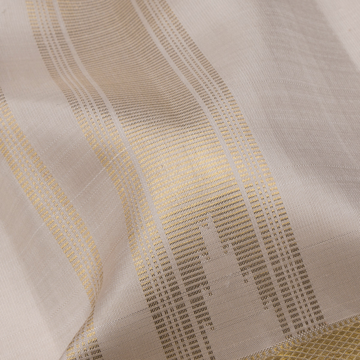 Kanakavalli Kanjivaram Silk Angavastram CO-ORD 26-110-AF001-03650 - Detailed Fabric View