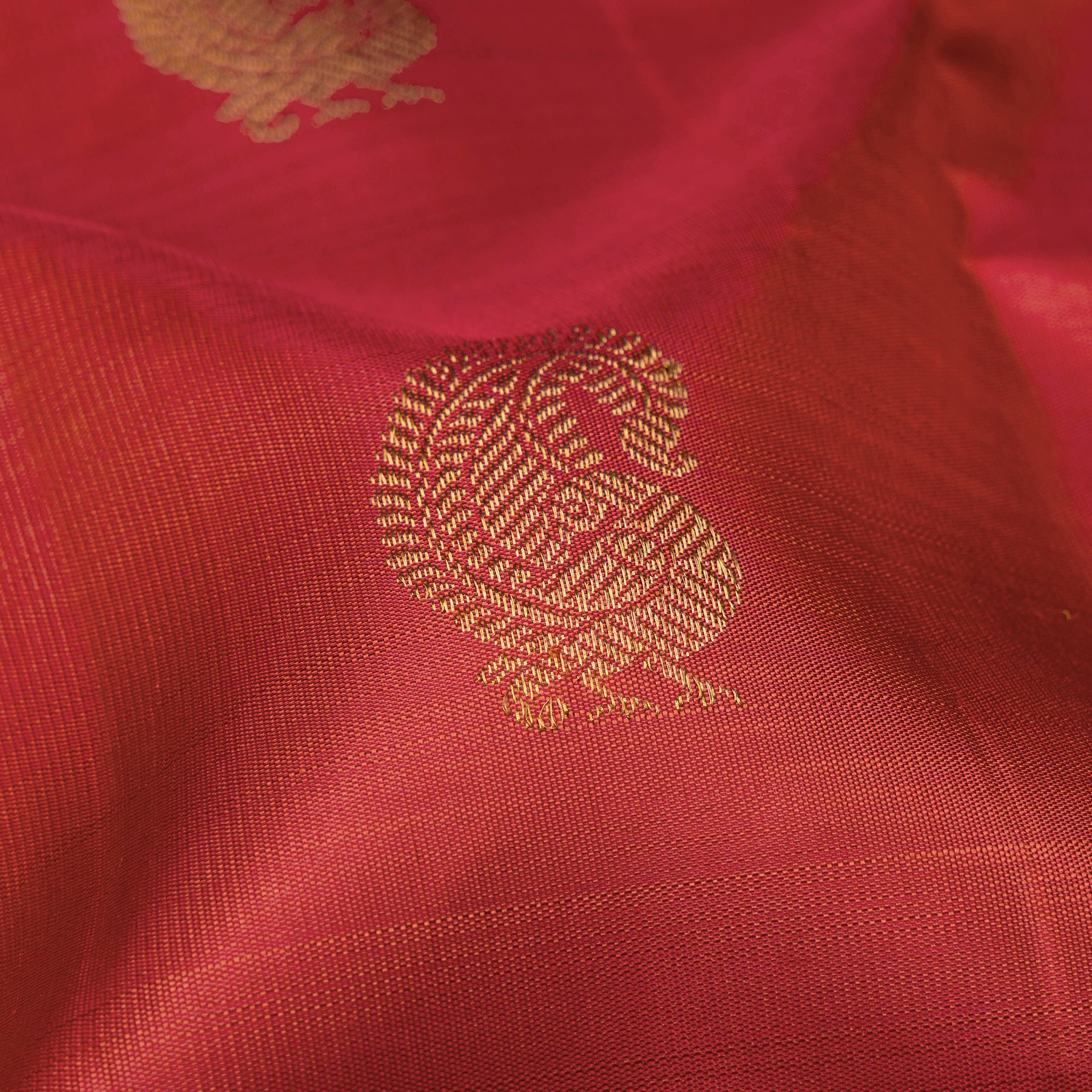 Kanakavalli Kanjivaram Silk Sari 26-110-HS001-00561 - Fabric View