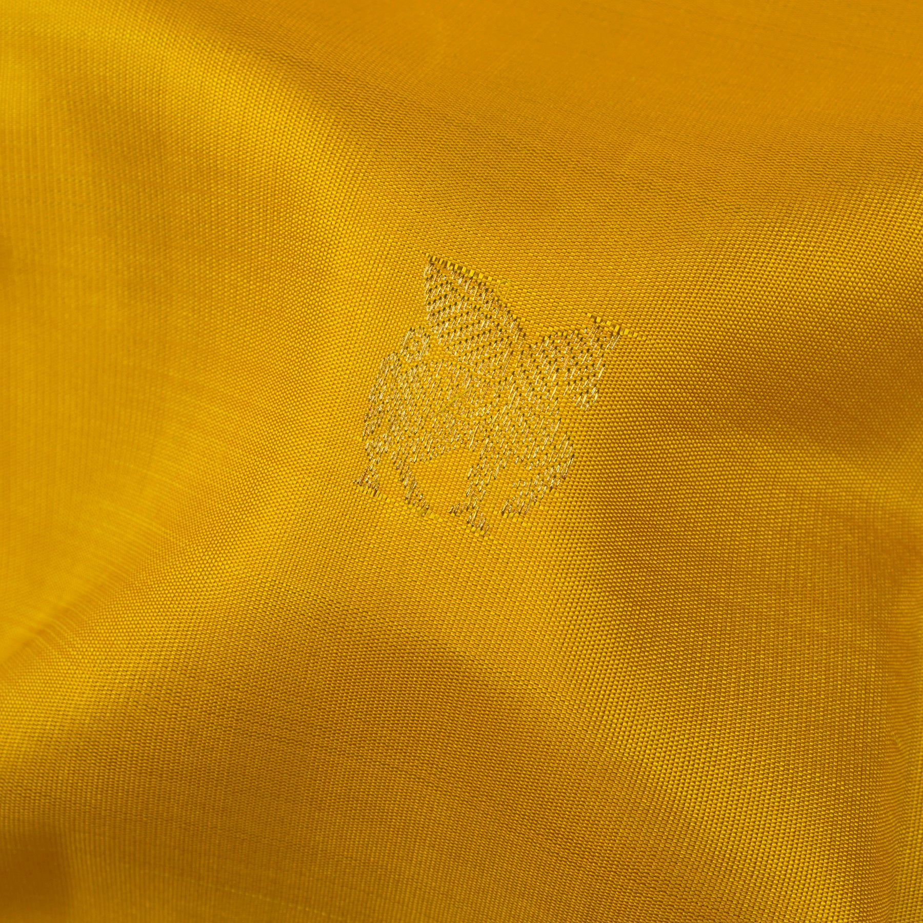 Kanakavalli Kanjivaram Silk Sari 26-110-HS001-00592 - Fabric View